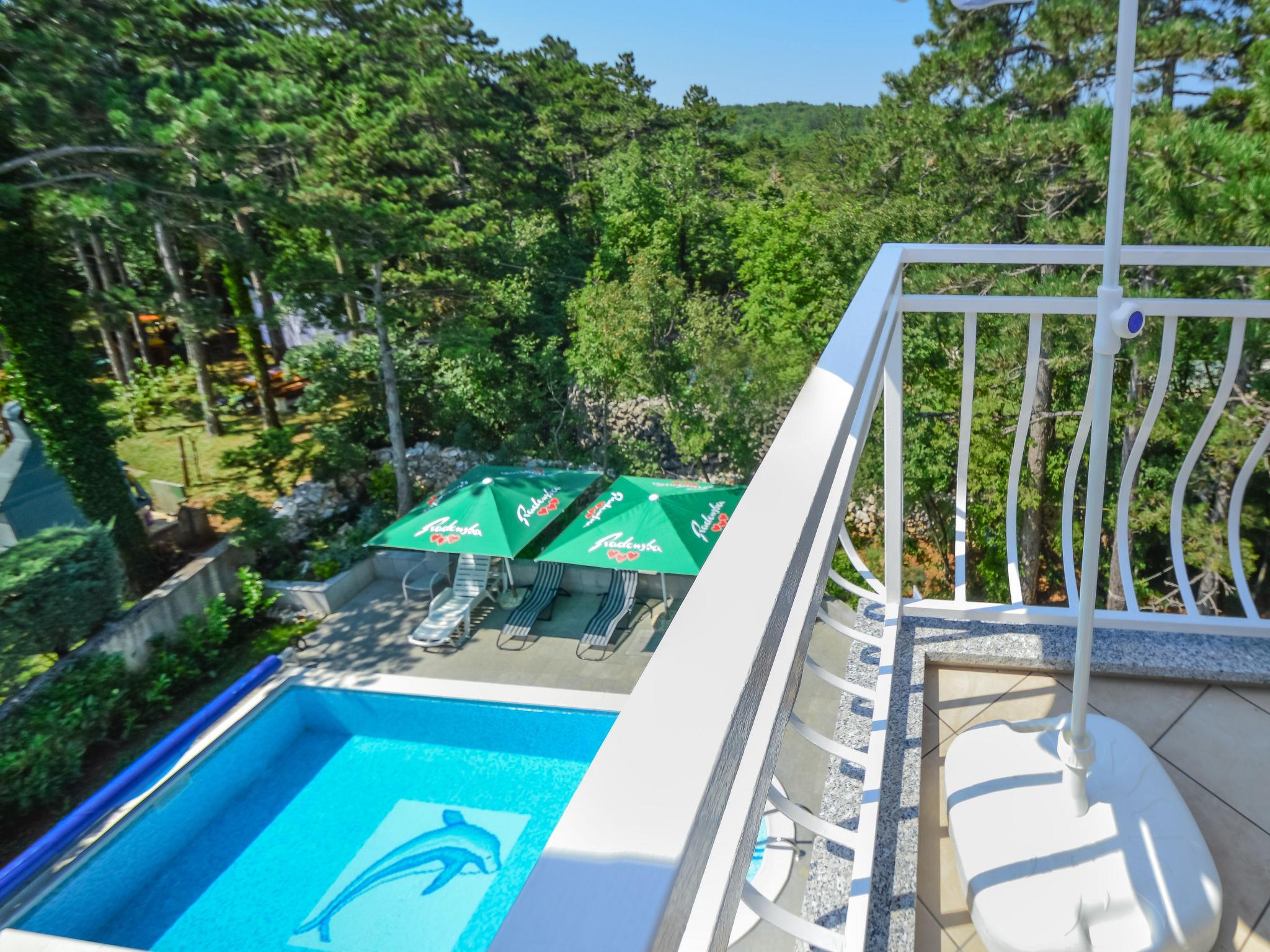 Foto 7 - Apartamento de 2 quartos em Crikvenica com piscina e jardim