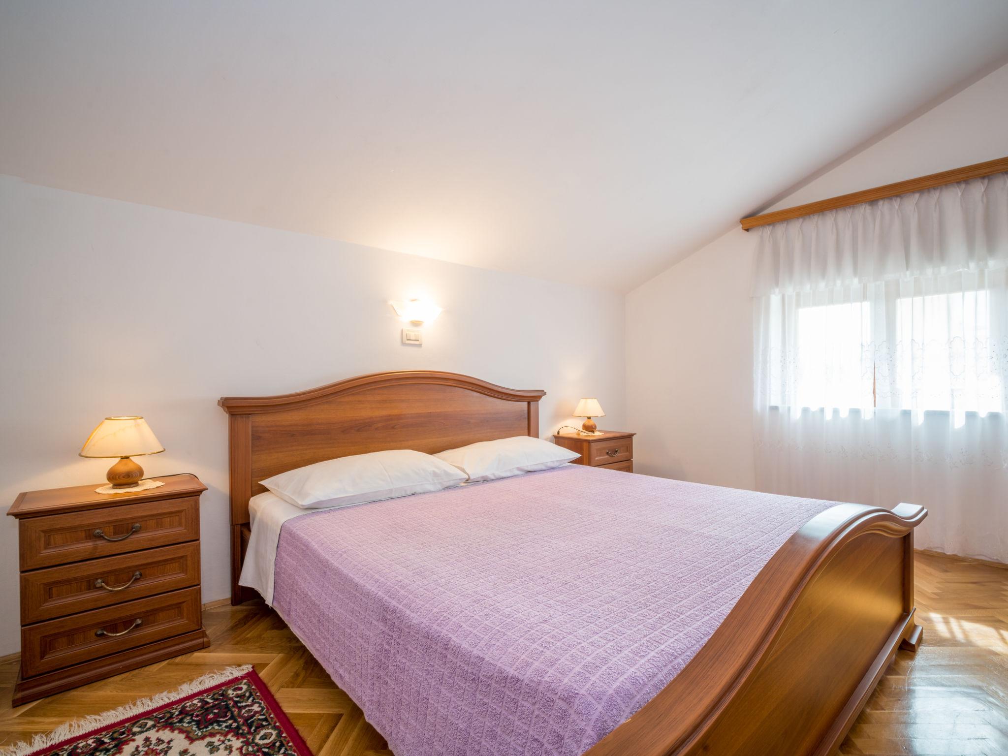 Foto 11 - Appartamento con 2 camere da letto a Crikvenica con piscina e vista mare