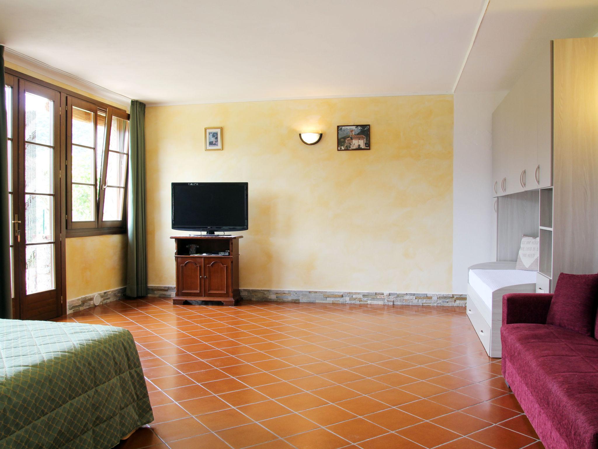 Foto 7 - Apartamento de 1 quarto em Tremosine sul Garda com piscina e jardim