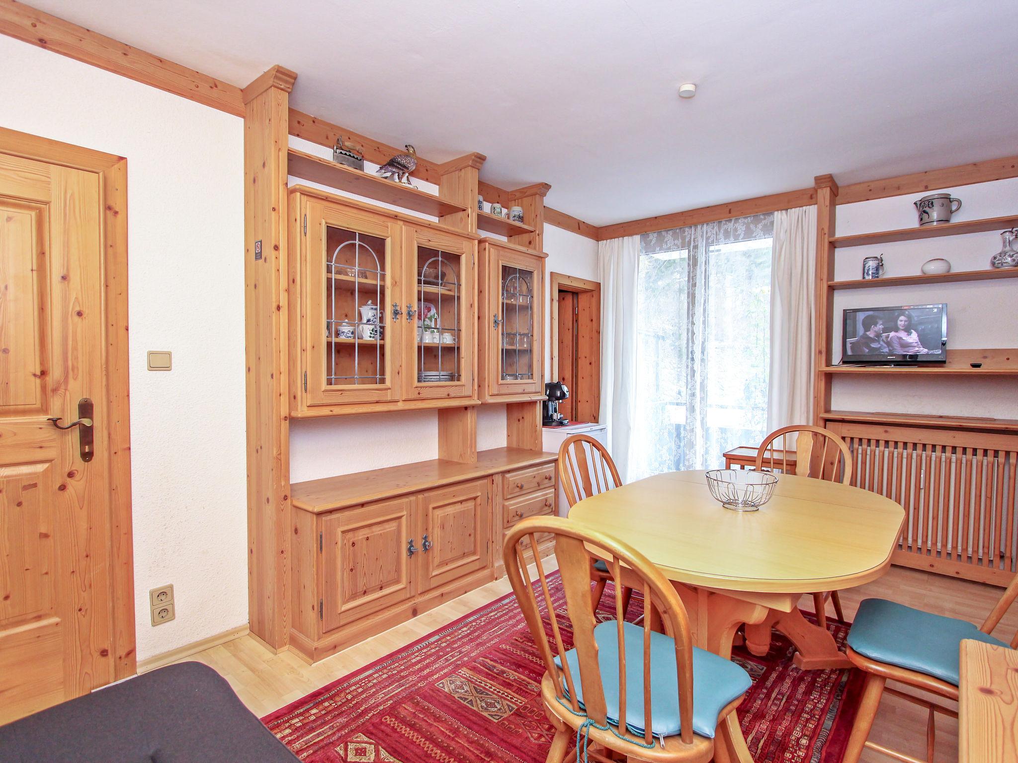 Photo 2 - 2 bedroom Apartment in Seefeld in Tirol with swimming pool and mountain view