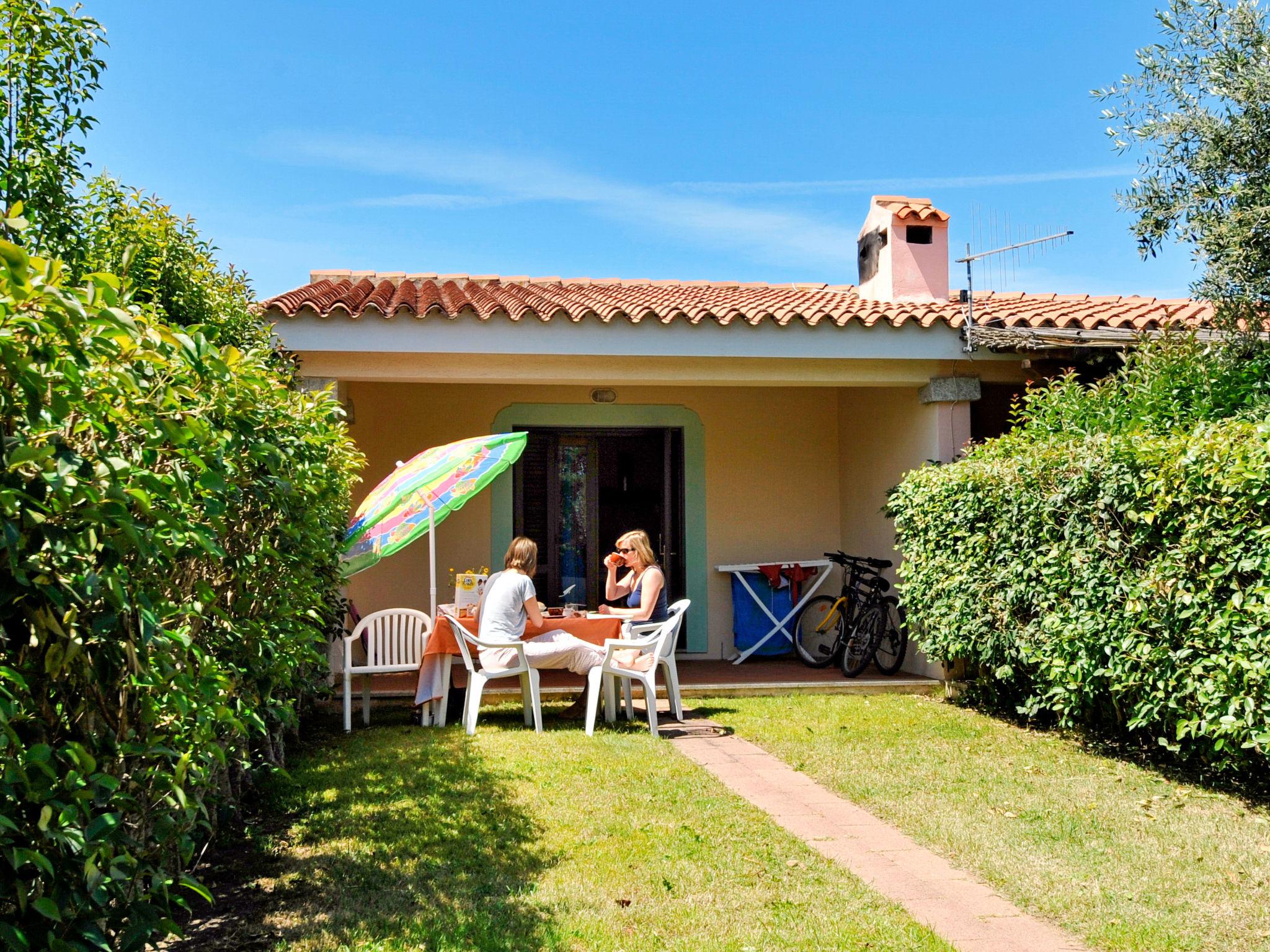 Photo 17 - Appartement de 1 chambre à San Teodoro avec terrasse et vues à la mer