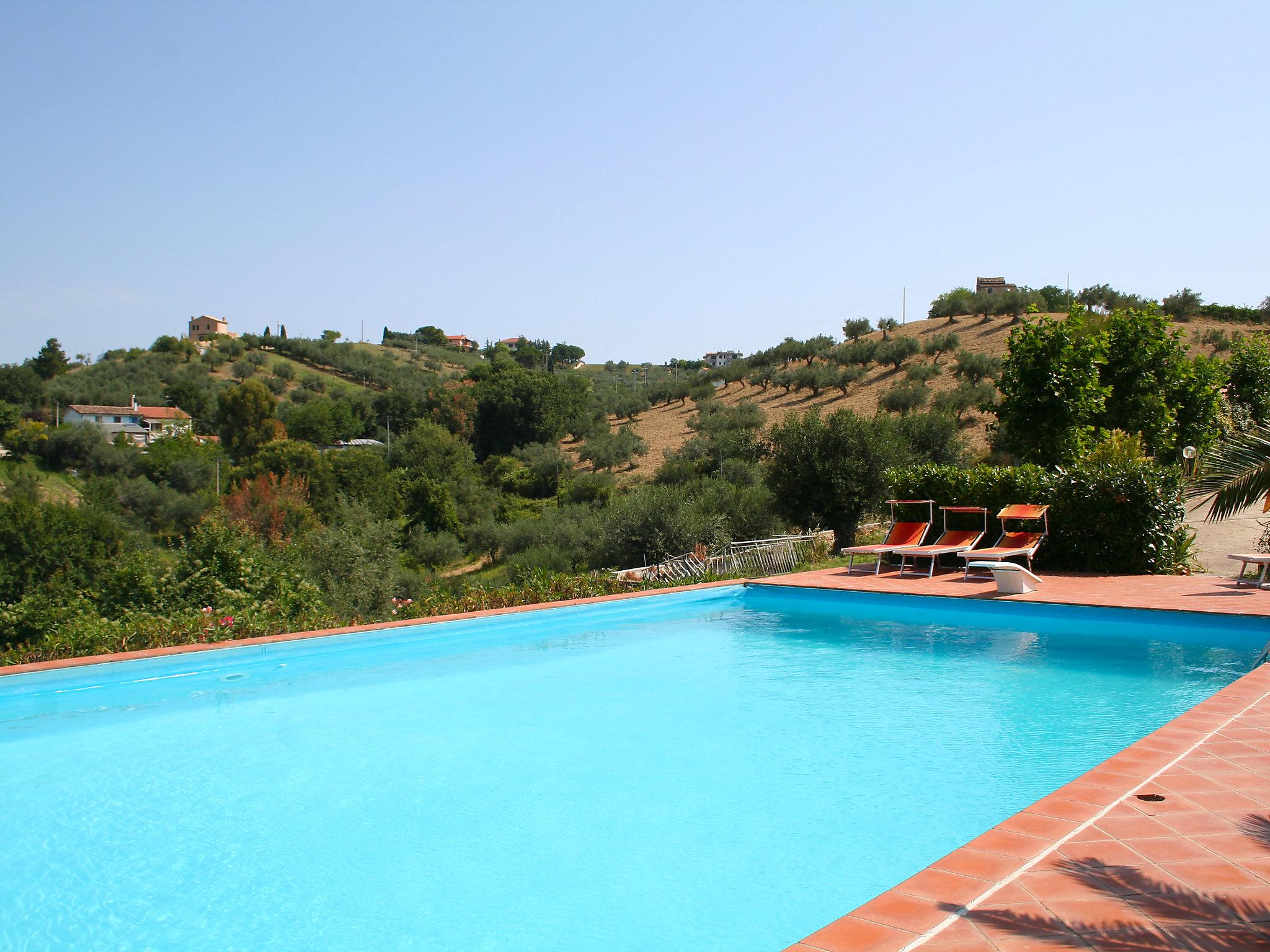 Foto 4 - Haus mit 3 Schlafzimmern in Città Sant'Angelo mit schwimmbad und blick aufs meer