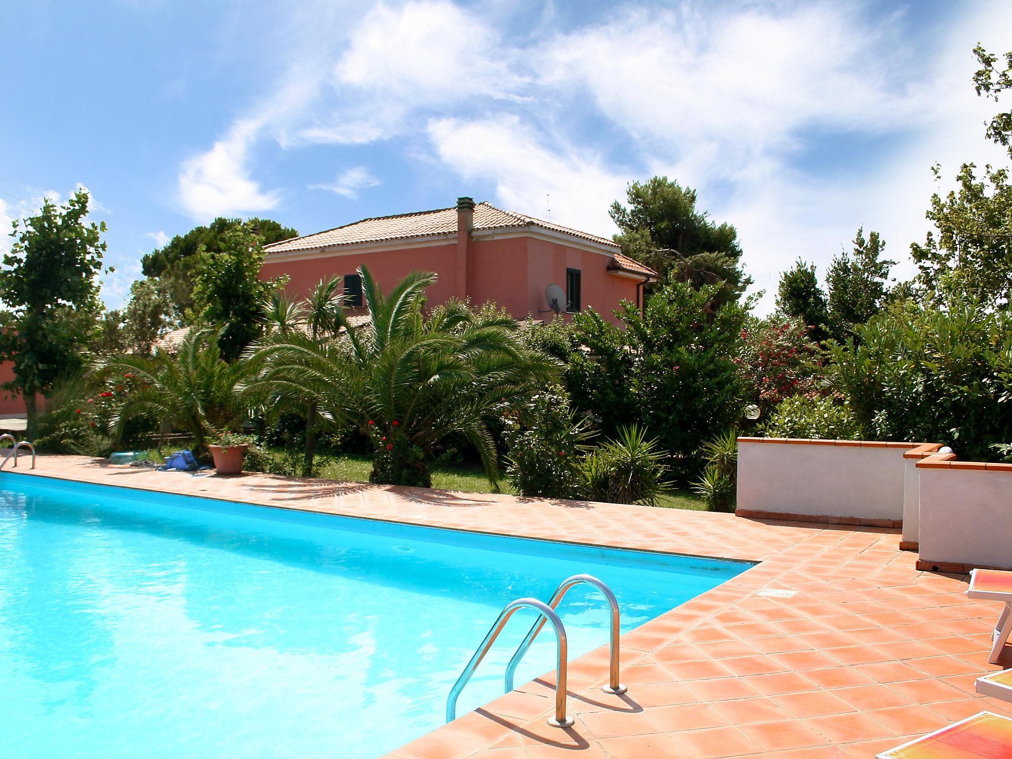 Foto 1 - Casa de 3 quartos em Città Sant'Angelo com piscina e vistas do mar