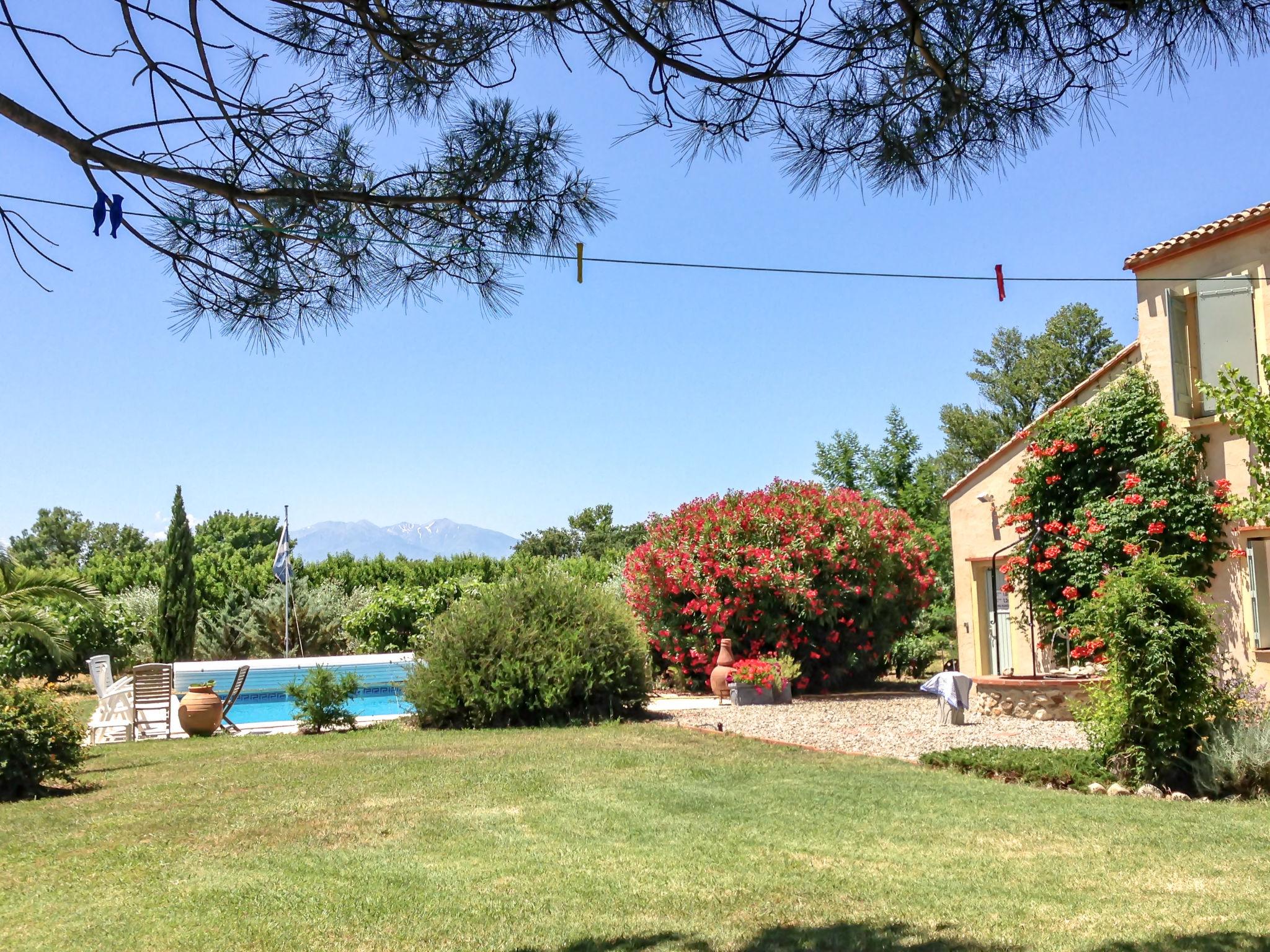 Foto 22 - Casa con 4 camere da letto a Laroque-des-Albères con piscina privata e vista mare