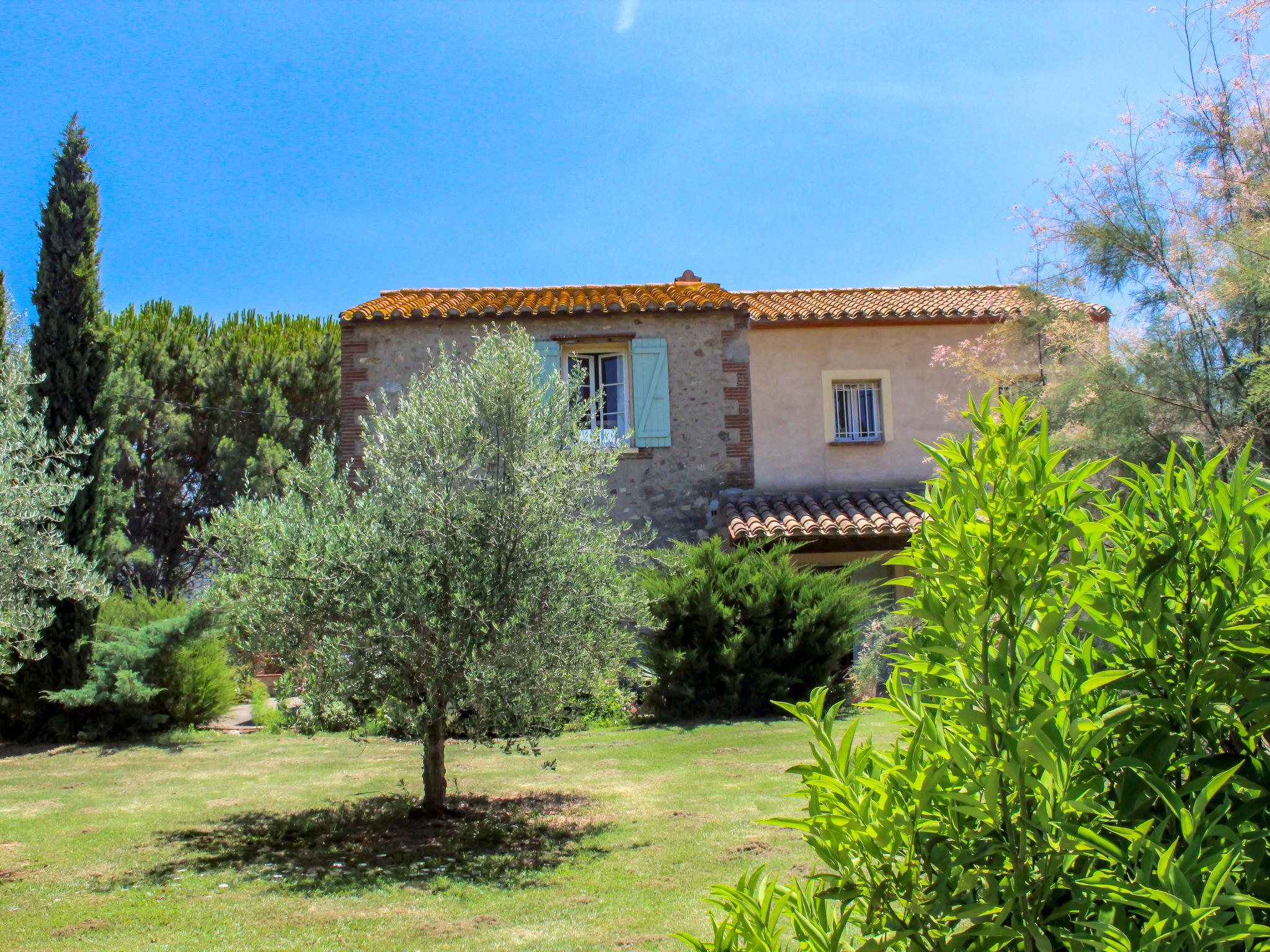 Foto 23 - Casa con 4 camere da letto a Laroque-des-Albères con piscina privata e vista mare