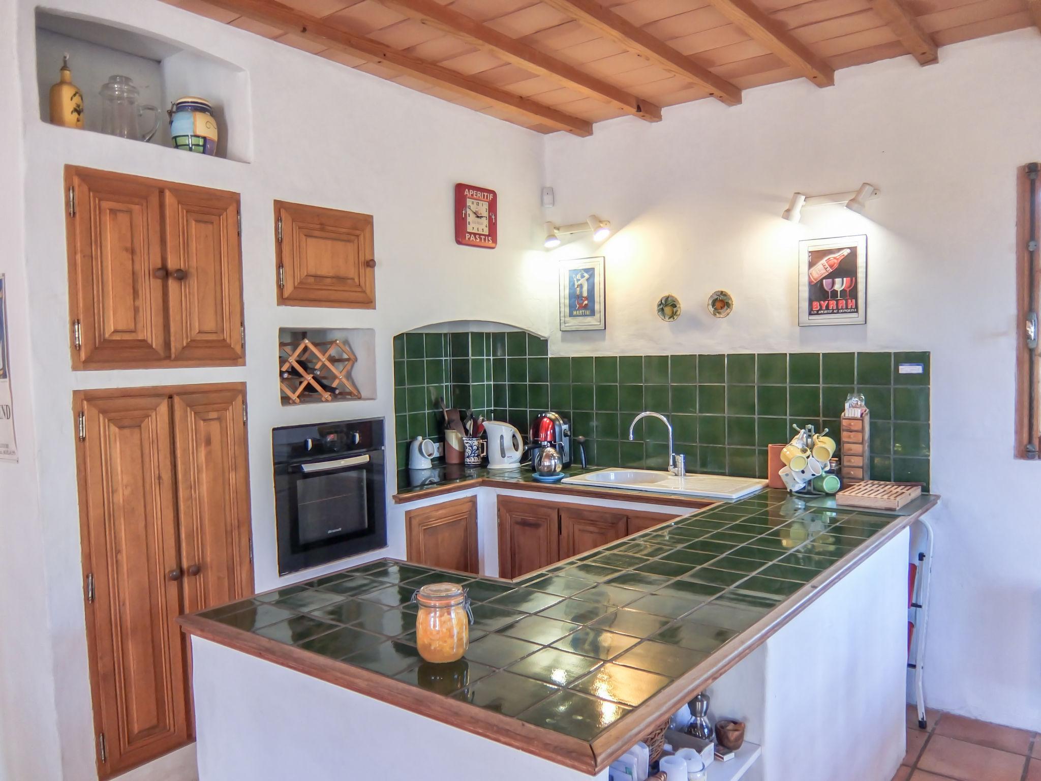 Photo 9 - 4 bedroom House in Laroque-des-Albères with private pool and garden