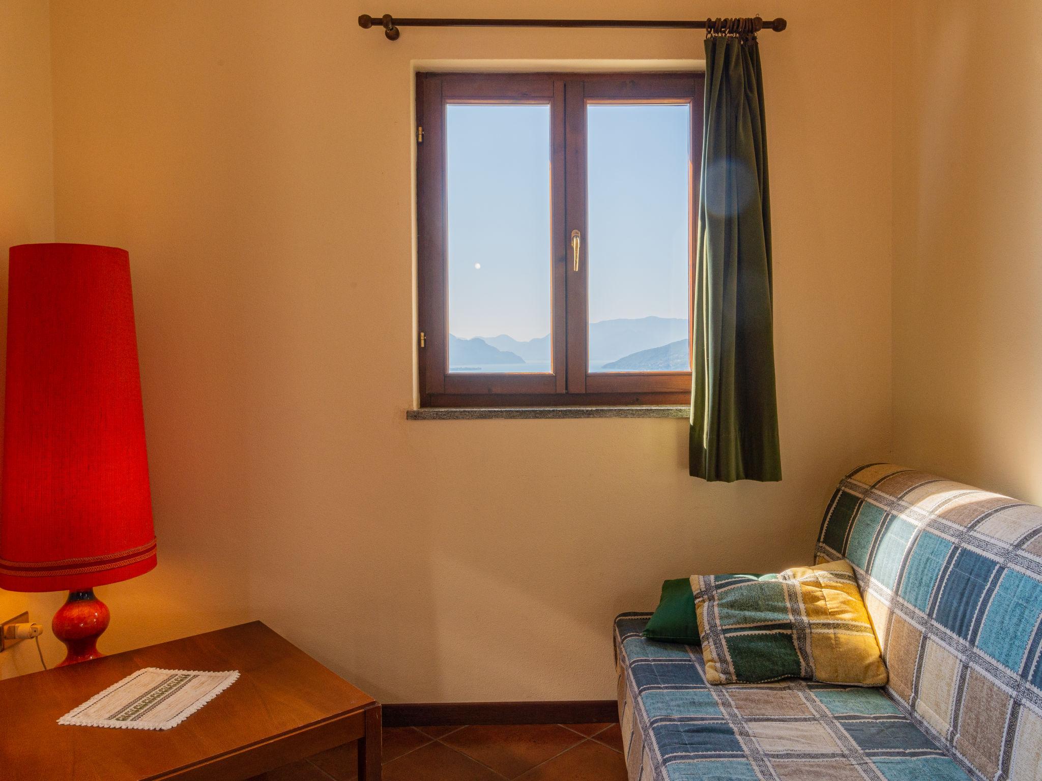 Foto 4 - Appartamento con 1 camera da letto a Gravedona ed Uniti con piscina e vista sulle montagne