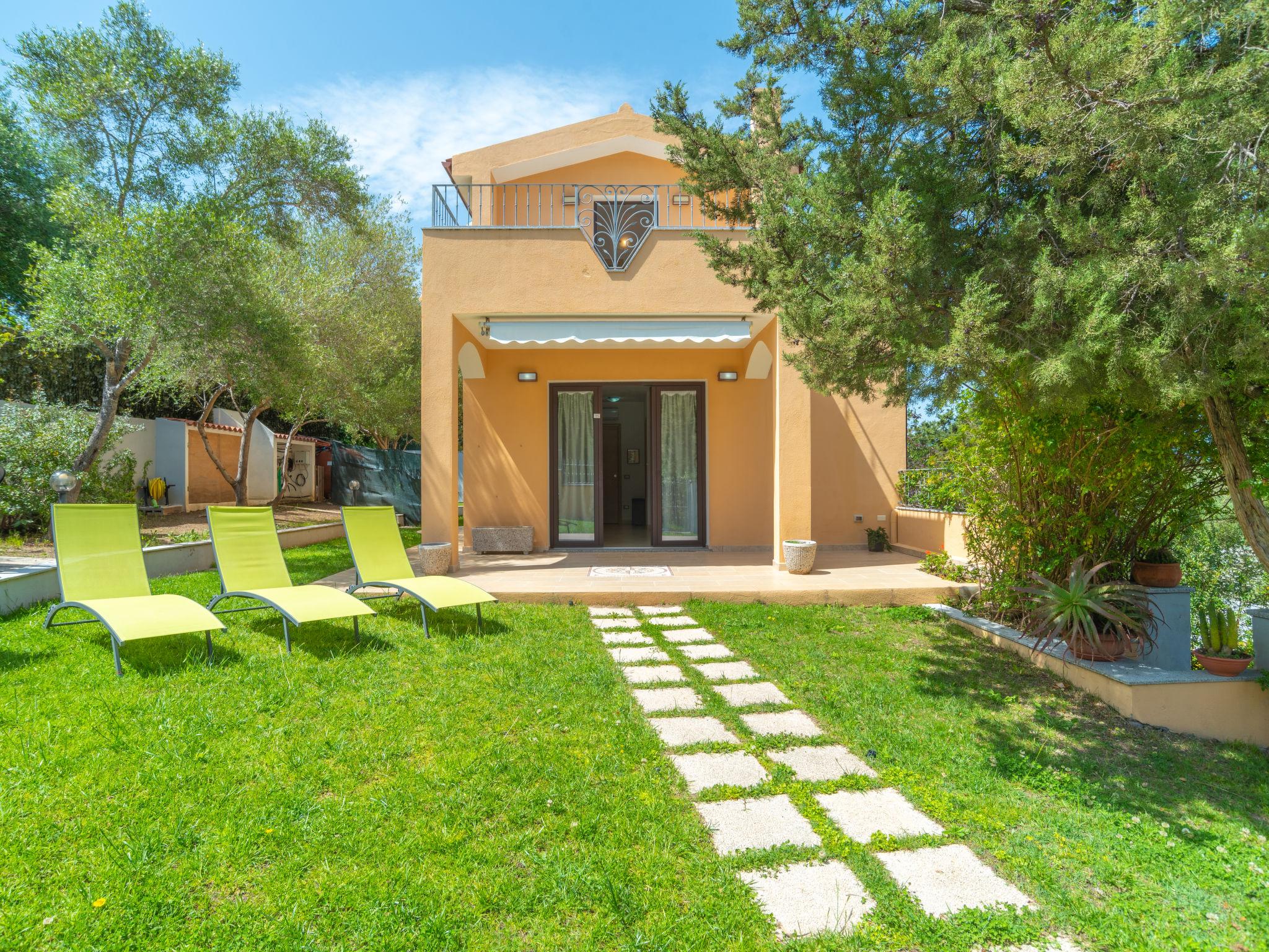 Photo 1 - Maison de 3 chambres à Olbia avec jardin et vues à la mer