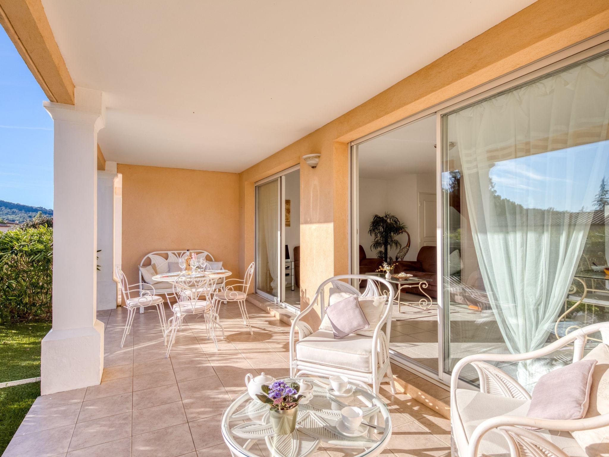Foto 2 - Casa de 2 quartos em Sainte-Maxime com piscina e vistas do mar