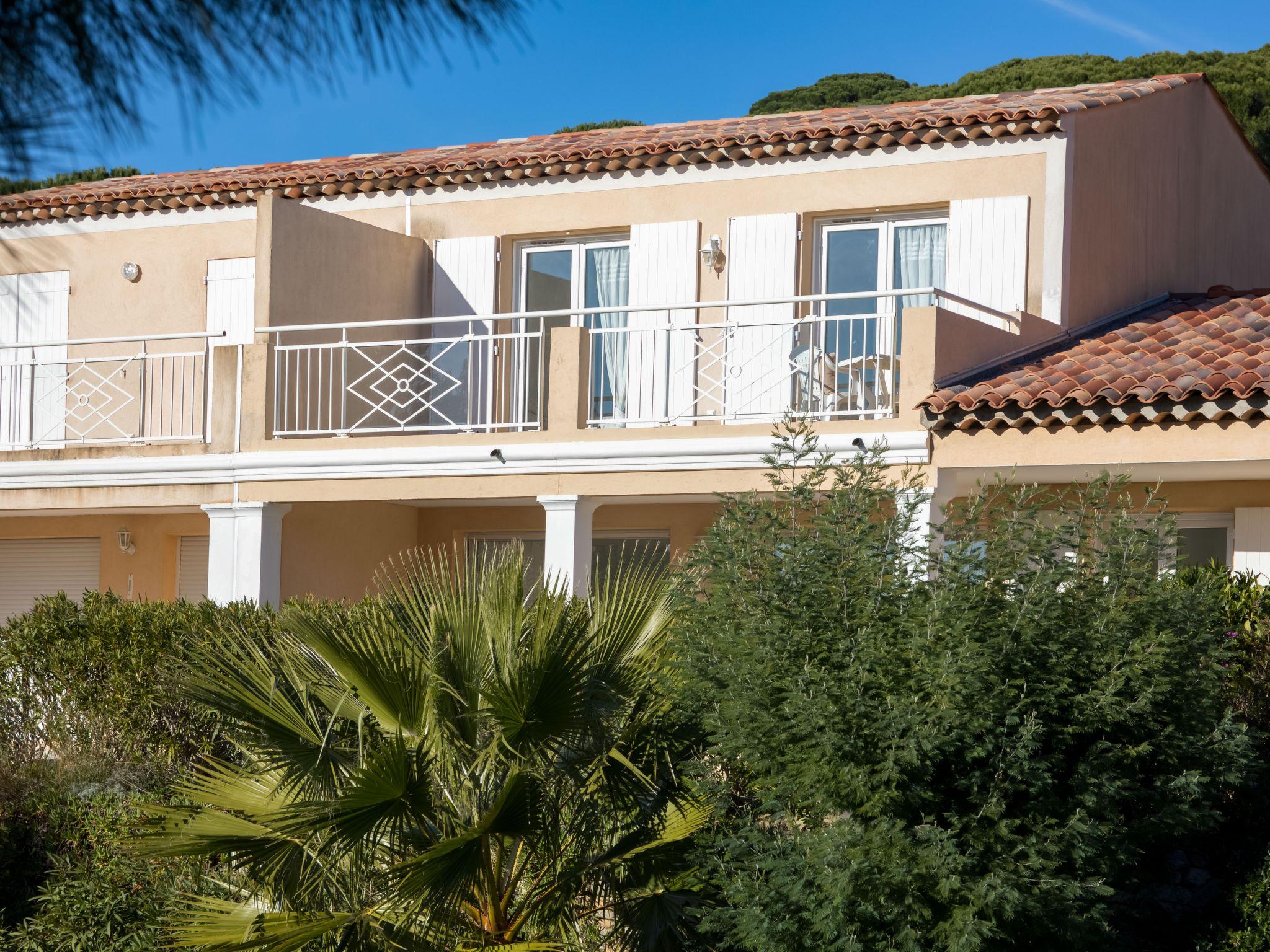 Foto 1 - Casa de 2 quartos em Sainte-Maxime com piscina e vistas do mar