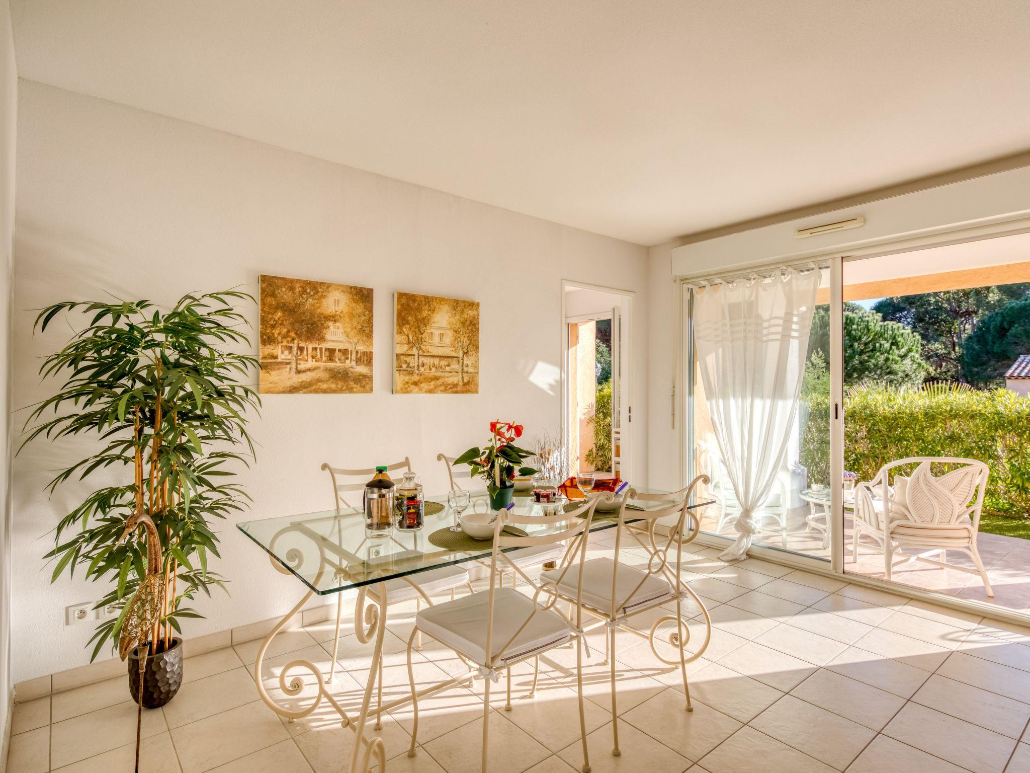 Photo 6 - Maison de 2 chambres à Sainte-Maxime avec piscine et jardin