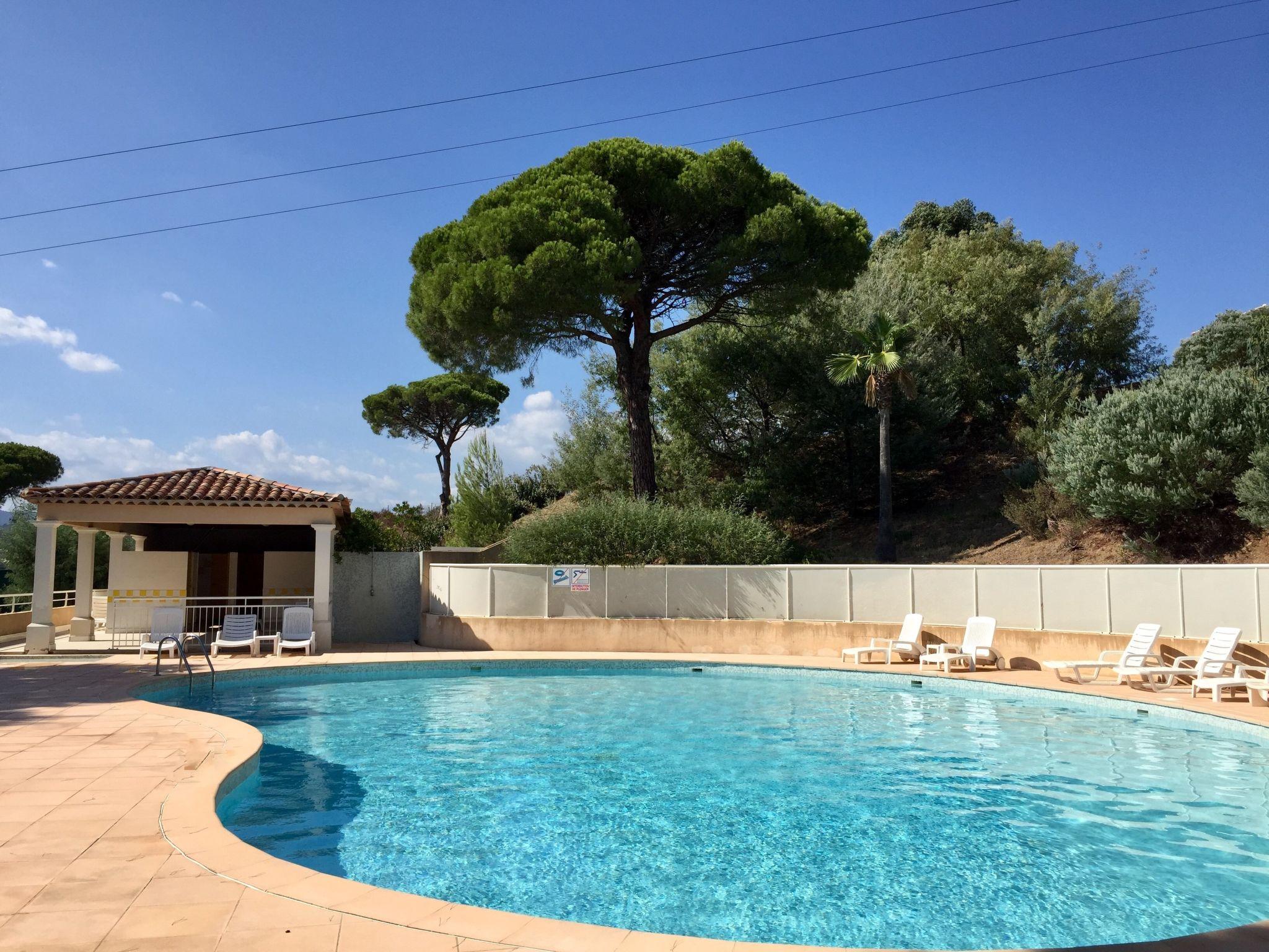 Foto 17 - Casa de 2 quartos em Sainte-Maxime com piscina e vistas do mar