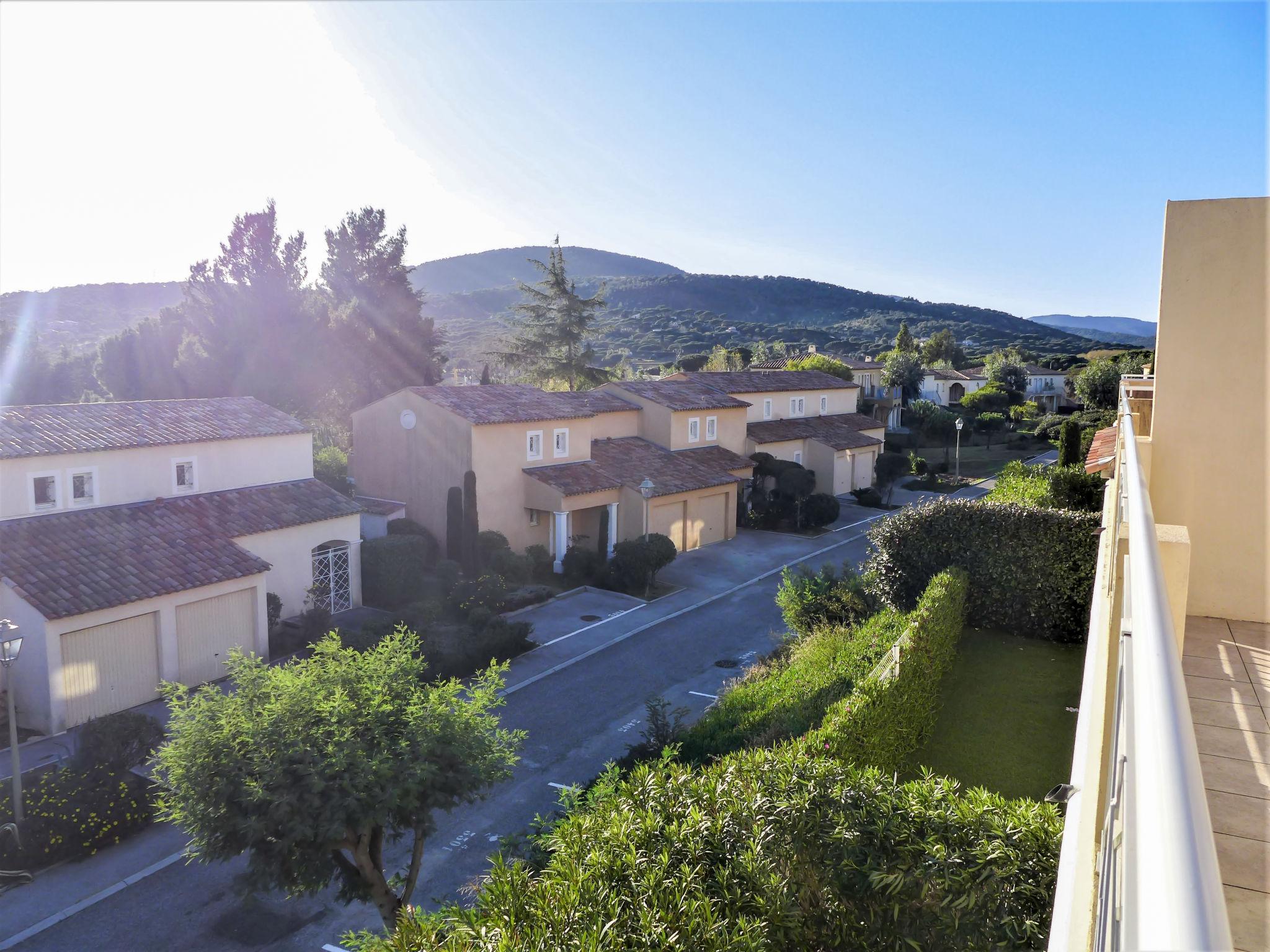 Foto 14 - Haus mit 2 Schlafzimmern in Sainte-Maxime mit schwimmbad und blick aufs meer