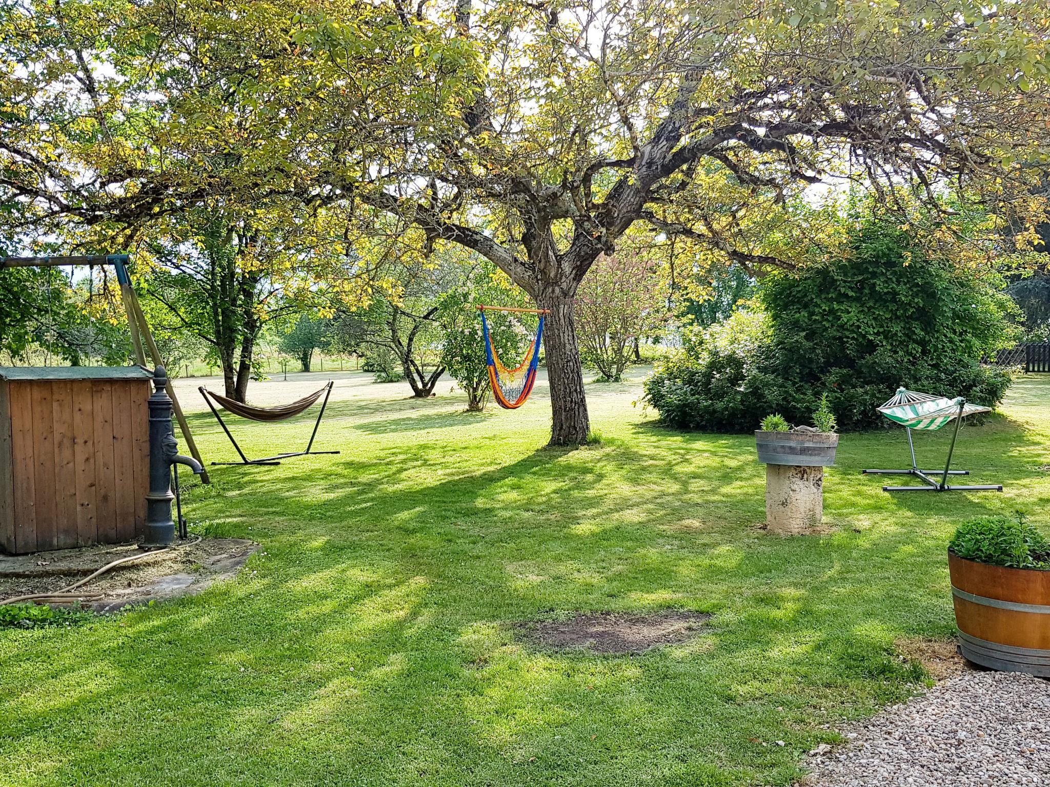 Photo 30 - Maison de 6 chambres à Bonneville-et-St-Avit-de-Fumadières avec piscine privée et jardin