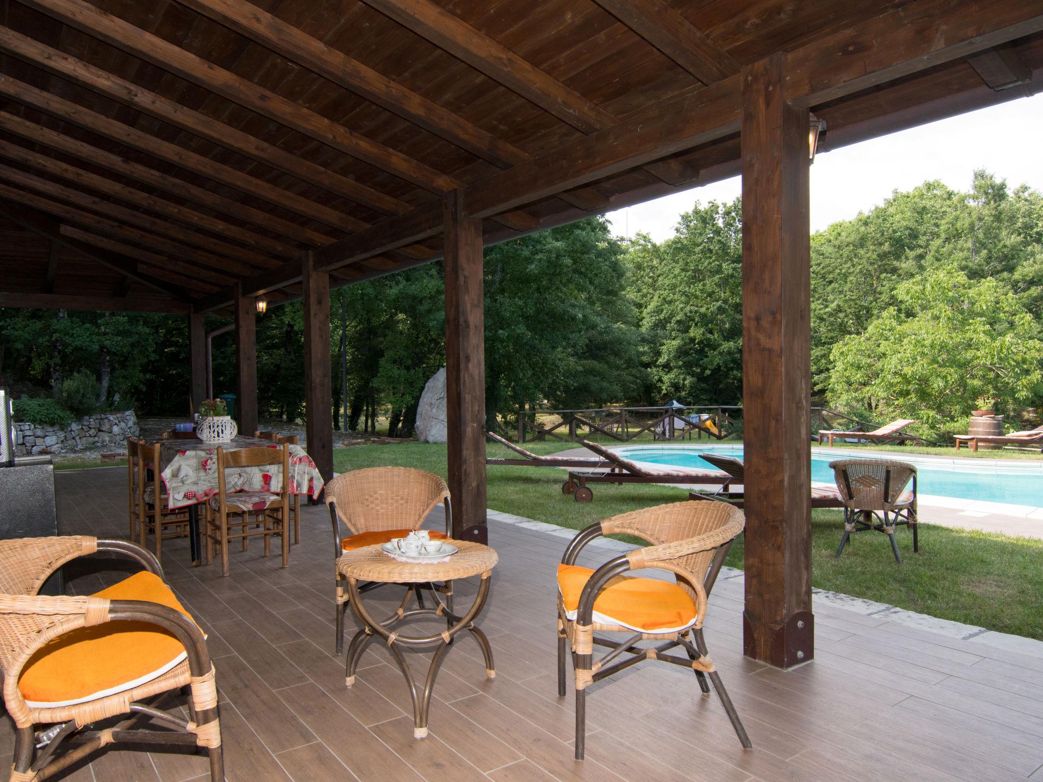 Photo 5 - Maison de 1 chambre à San Lupo avec piscine privée et jardin