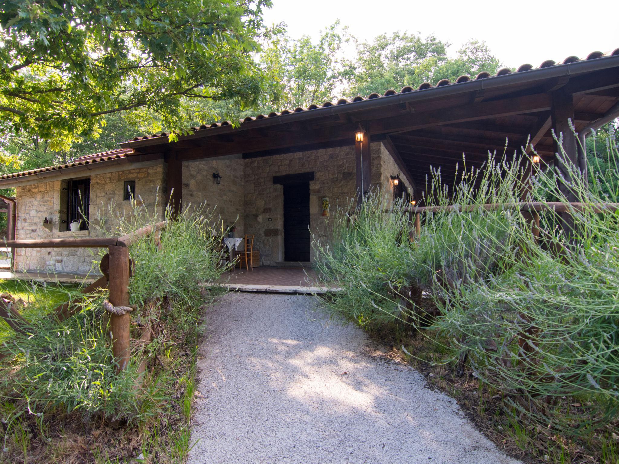 Photo 32 - Maison de 1 chambre à San Lupo avec piscine privée et jardin