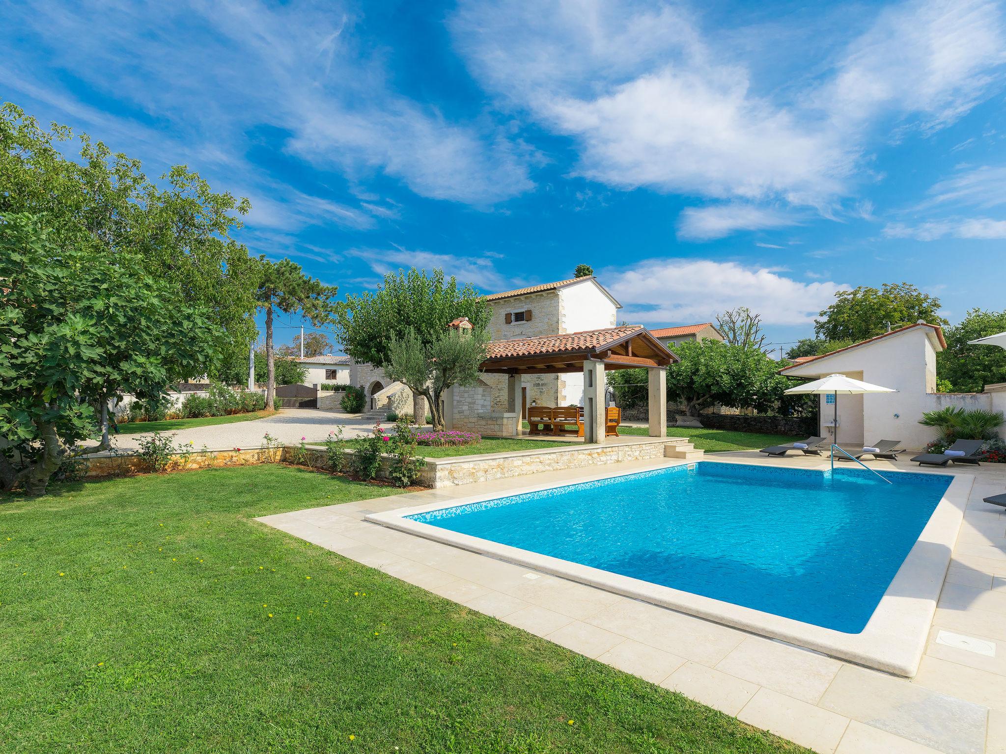 Foto 6 - Casa de 3 quartos em Žminj com piscina privada e vistas do mar