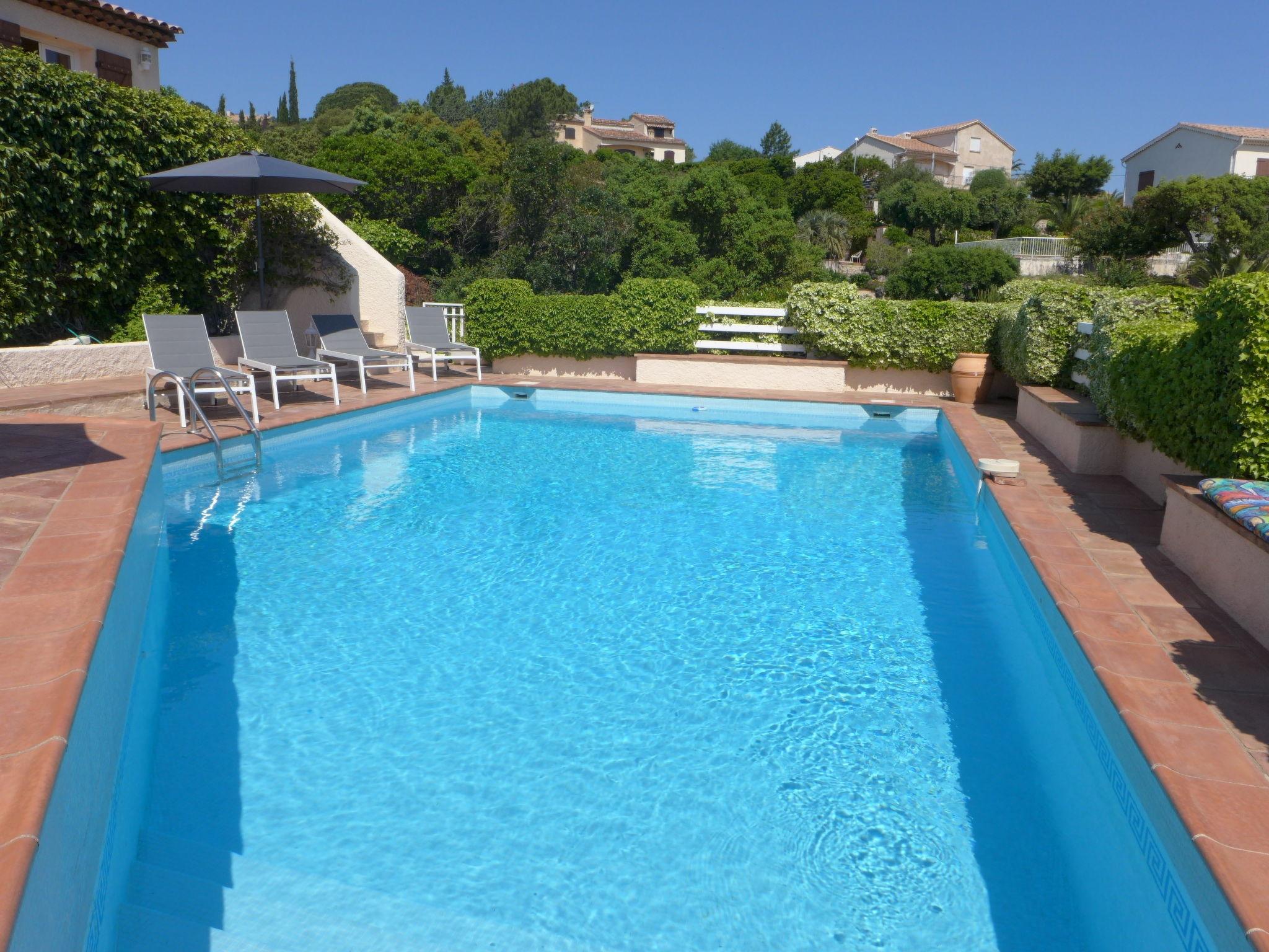 Foto 31 - Casa de 4 quartos em Fréjus com piscina privada e vistas do mar