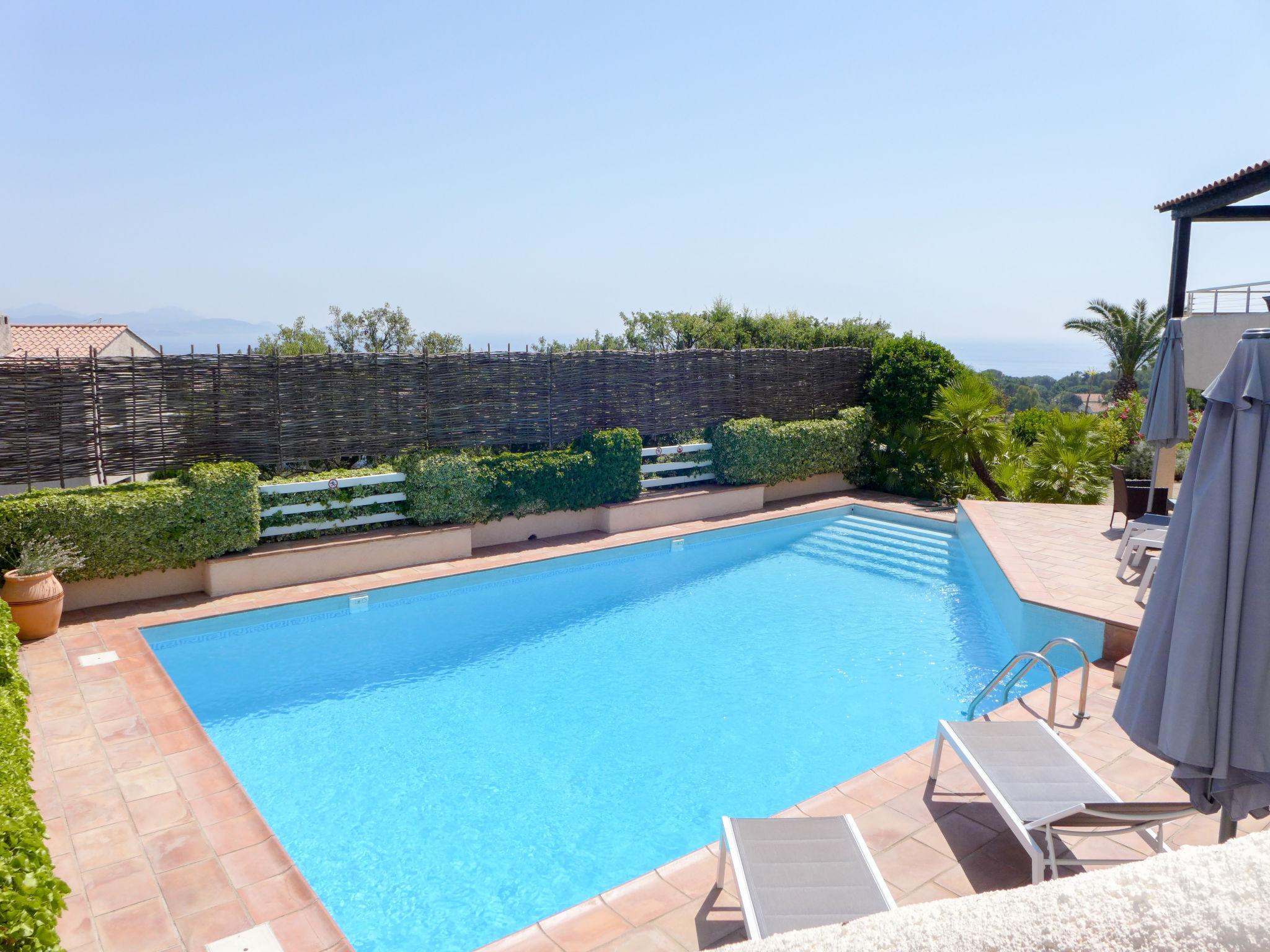 Photo 33 - 4 bedroom House in Fréjus with private pool and sea view