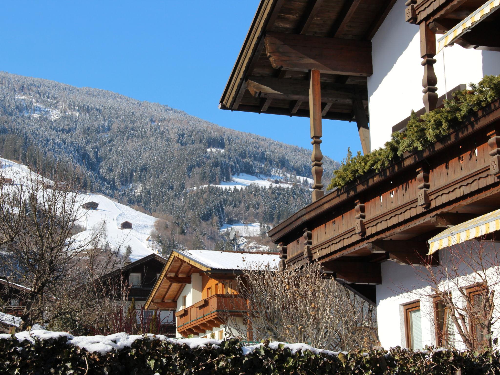 Foto 38 - Apartamento de 2 habitaciones en Aschau im Zillertal con jardín y vistas a la montaña