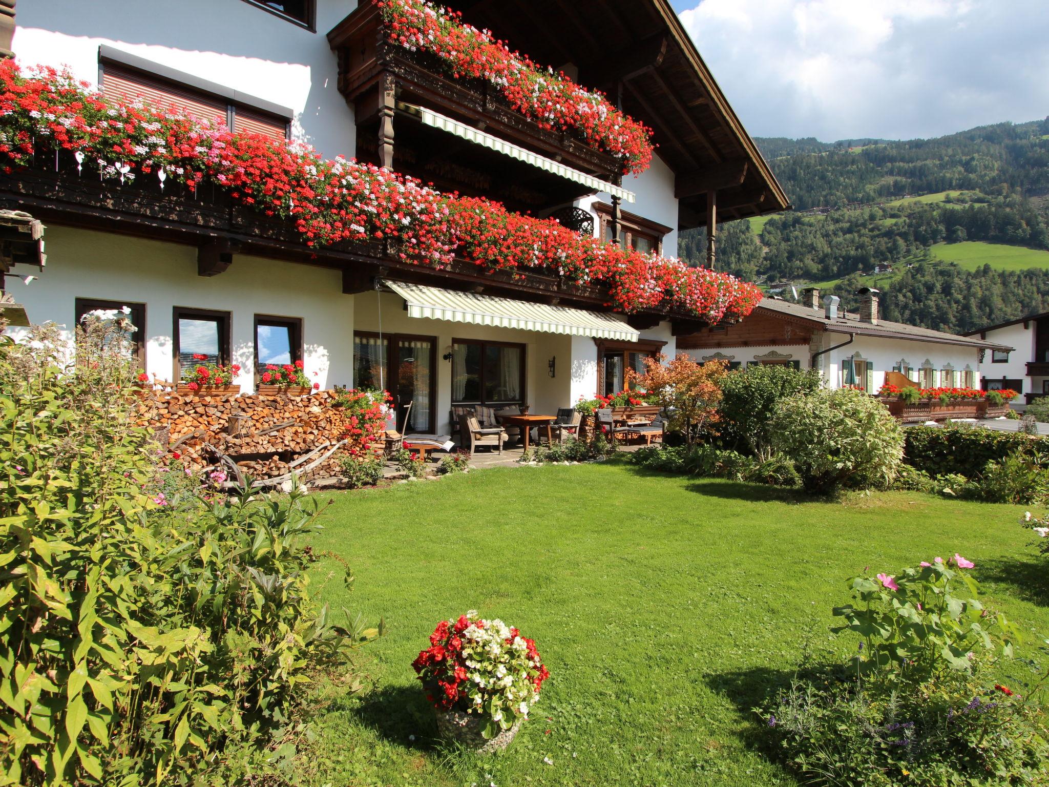 Foto 30 - Apartamento de 2 quartos em Aschau im Zillertal com jardim e terraço