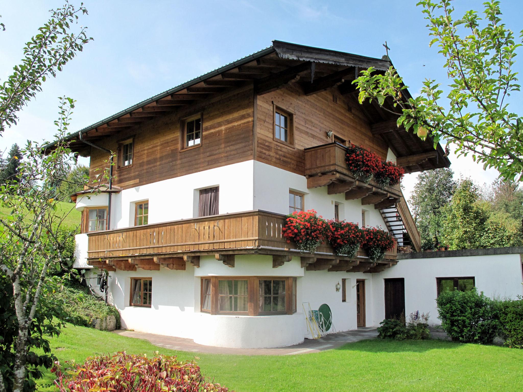 Foto 1 - Appartamento con 1 camera da letto a Sankt Johann in Tirol con terrazza e vista sulle montagne