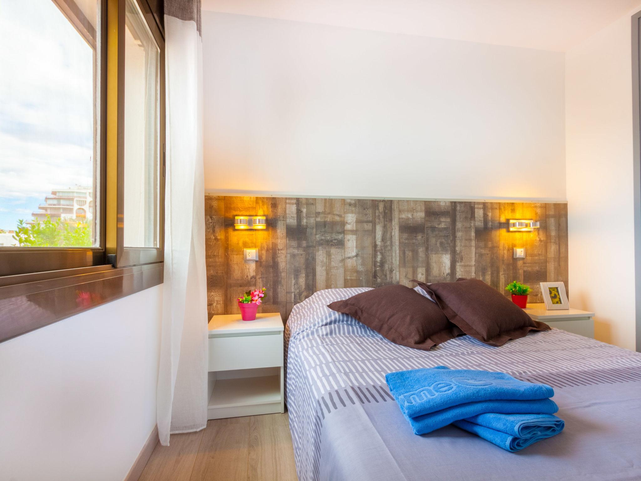 Foto 9 - Apartamento de 1 habitación en Castelló d'Empúries con vistas al mar