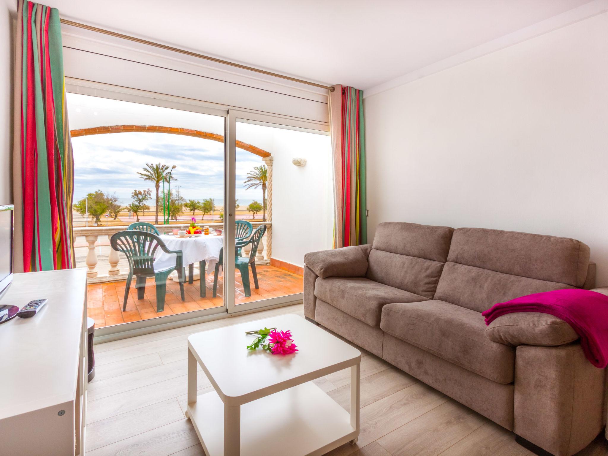 Foto 6 - Appartamento con 1 camera da letto a Castelló d'Empúries con vista mare