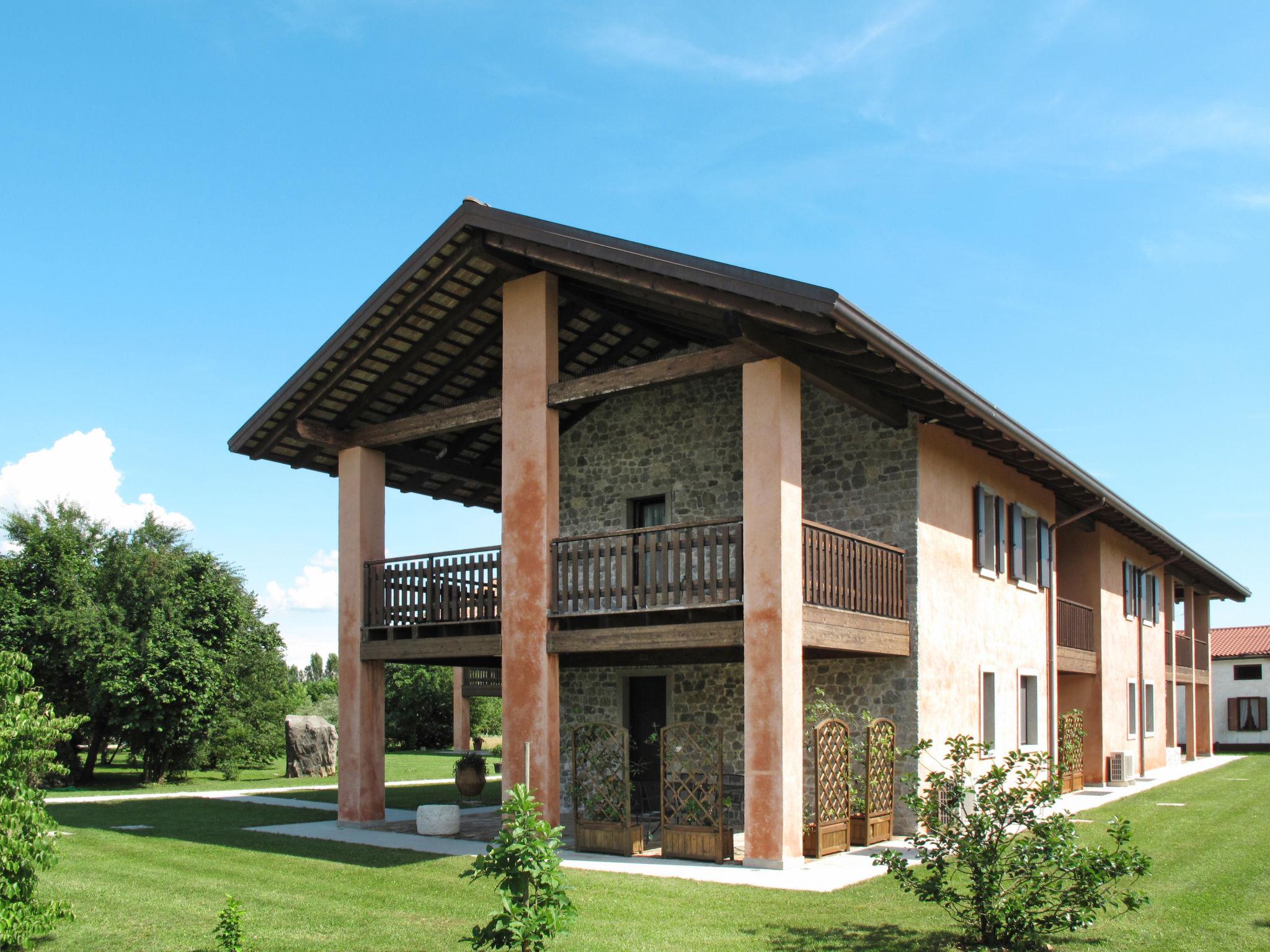 Photo 3 - Maison de 2 chambres à Povoletto avec piscine et jardin