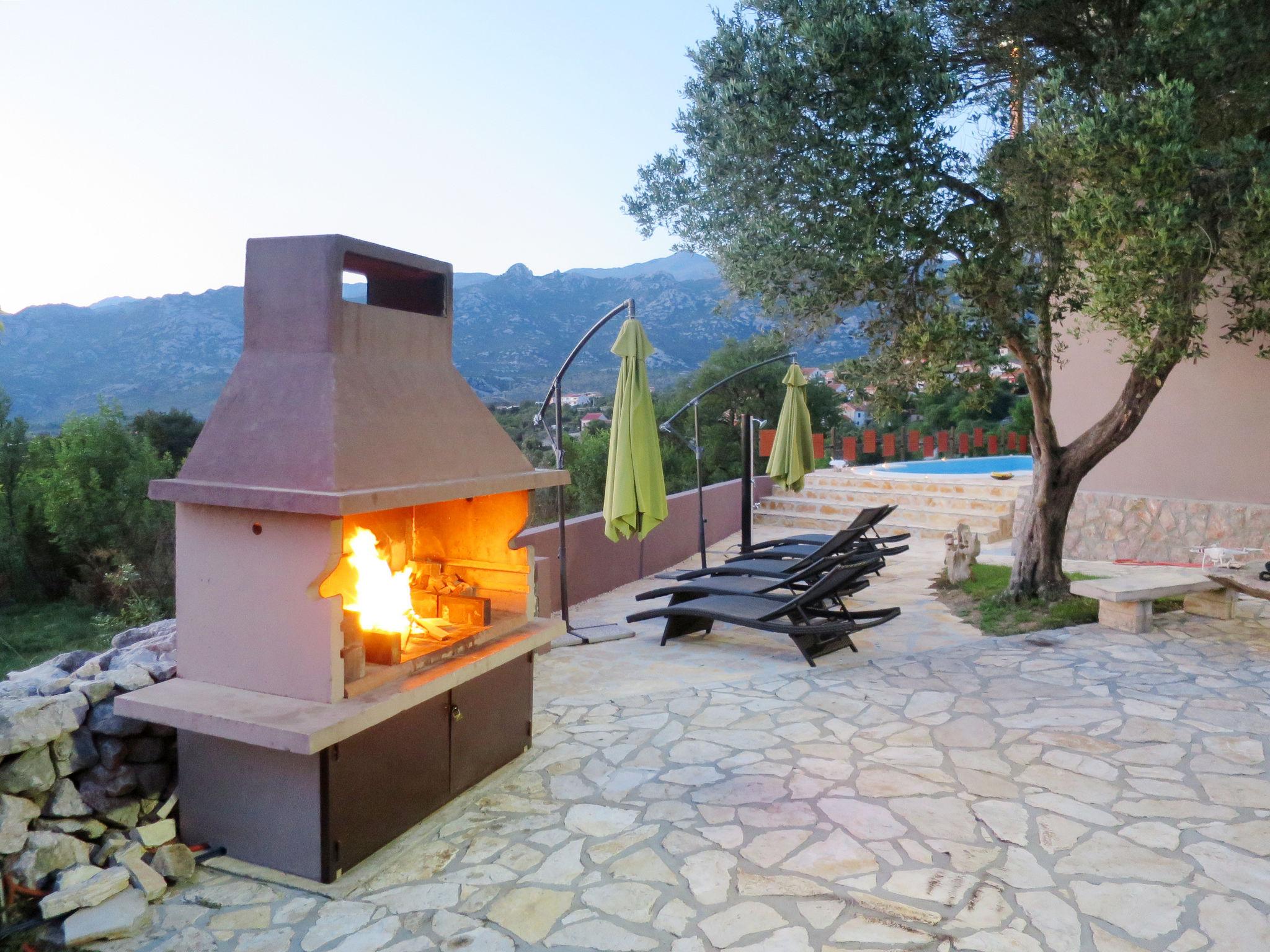 Photo 27 - Maison de 4 chambres à Jasenice avec piscine privée et jardin