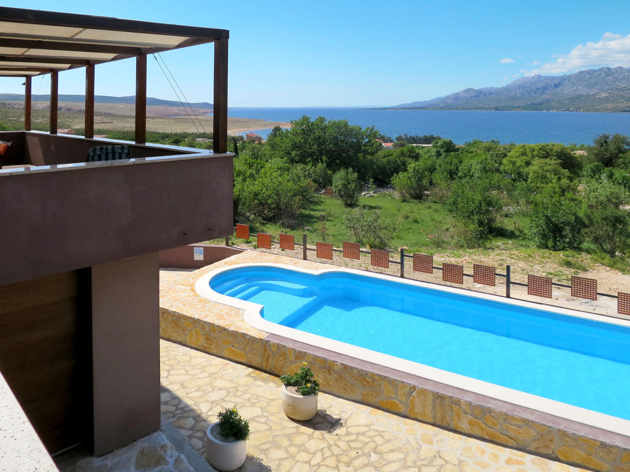 Photo 1 - Maison de 4 chambres à Jasenice avec piscine privée et vues à la mer