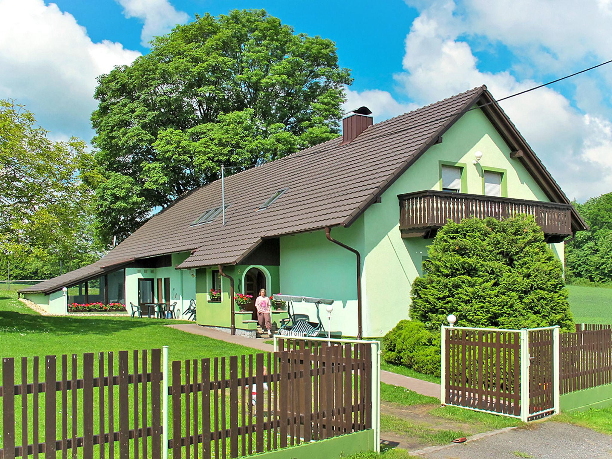 Foto 1 - Haus mit 4 Schlafzimmern in Předslav mit privater pool und garten