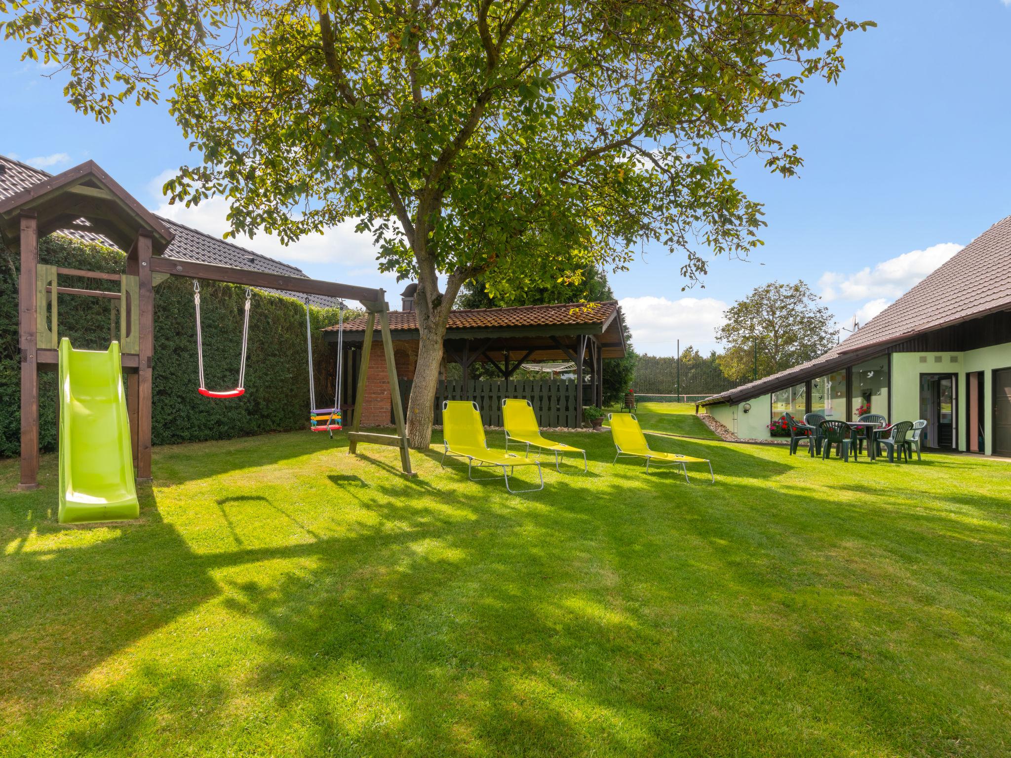 Photo 38 - Maison de 4 chambres à Předslav avec piscine privée et jardin