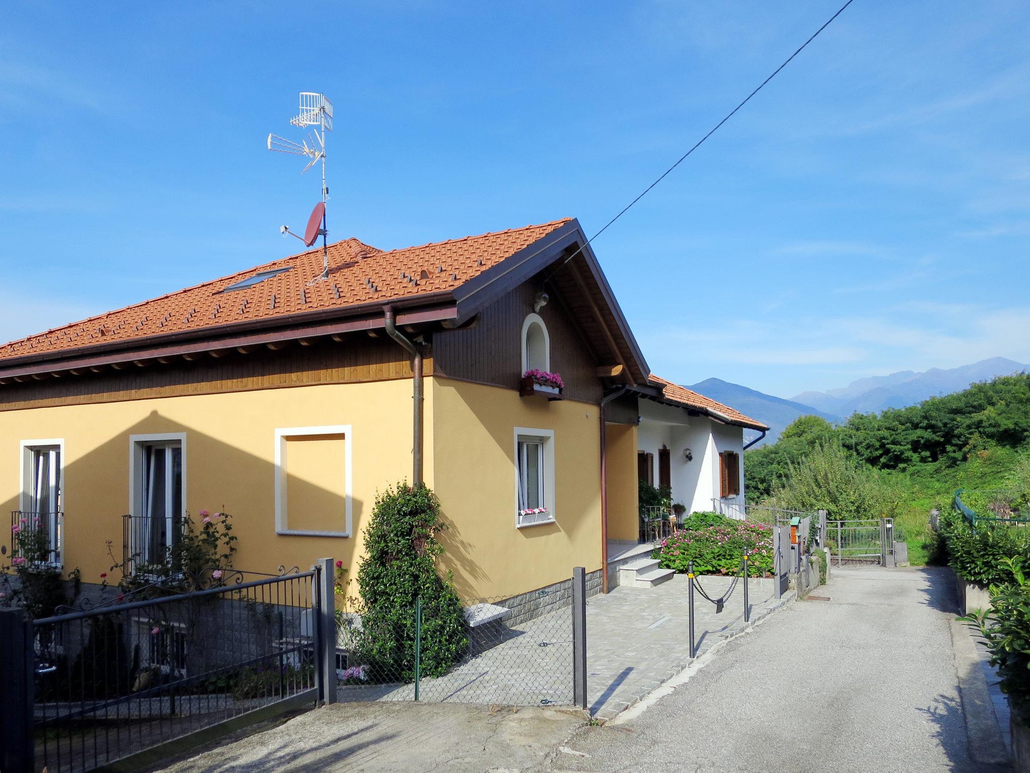 Foto 46 - Haus mit 2 Schlafzimmern in Luino mit garten und blick auf die berge