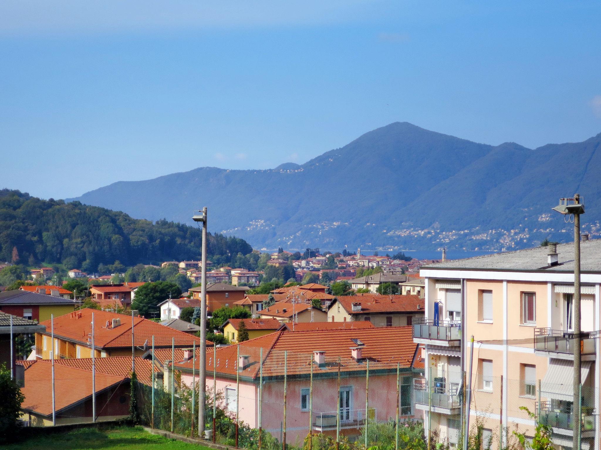 Foto 48 - Casa de 2 quartos em Luino com jardim e vista para a montanha