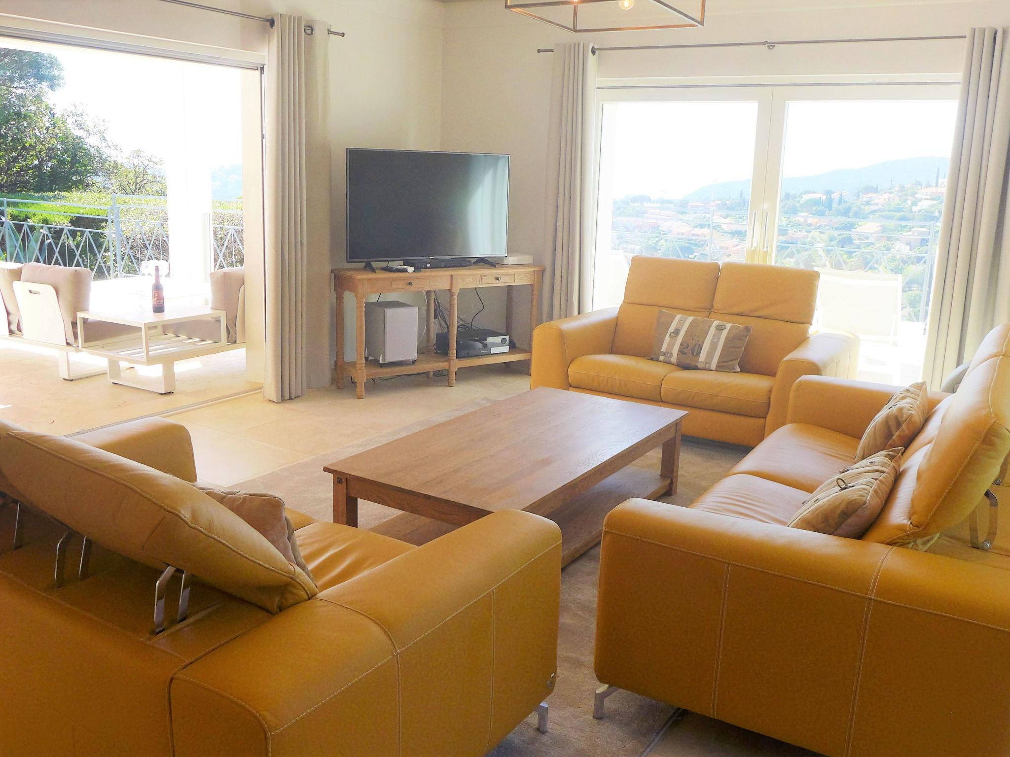 Photo 2 - 4 bedroom House in Cavalaire-sur-Mer with private pool and sea view