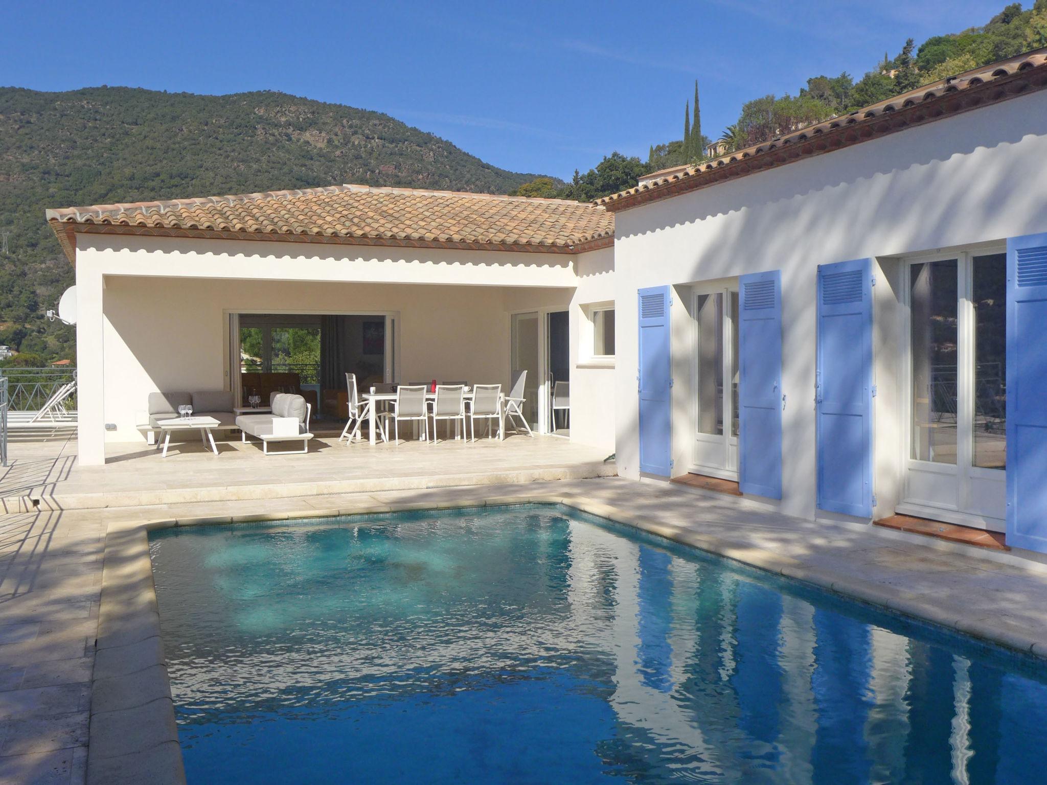 Photo 24 - 4 bedroom House in Cavalaire-sur-Mer with private pool and sea view