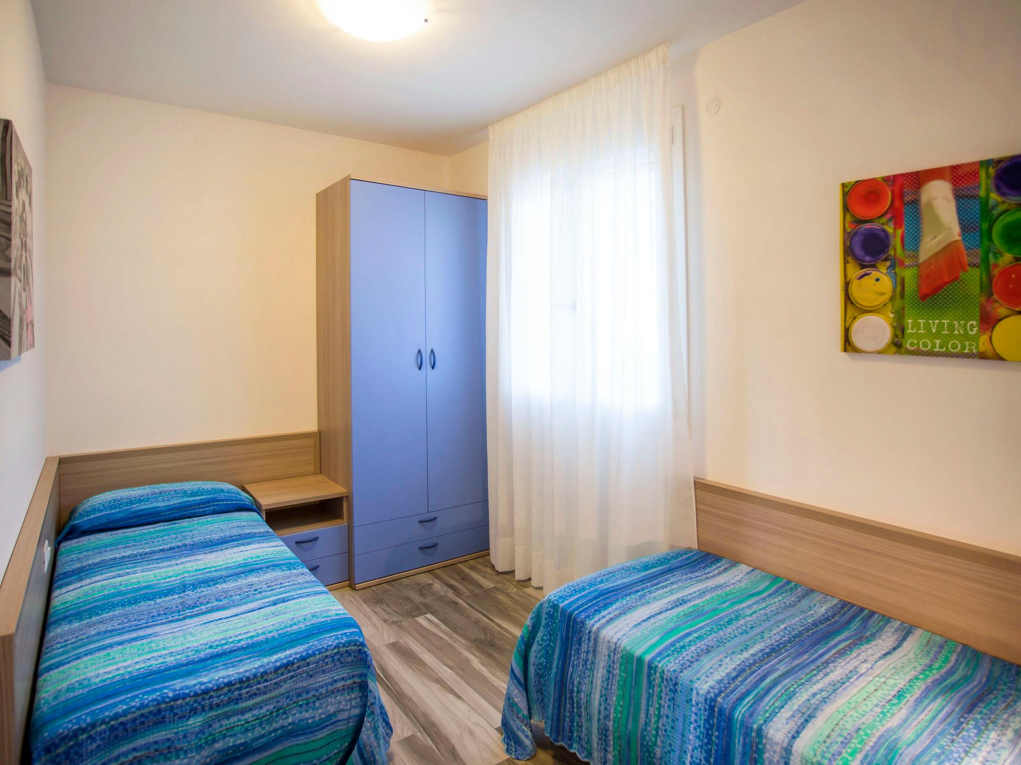 Foto 12 - Appartamento con 2 camere da letto a Jesolo con piscina e vista mare