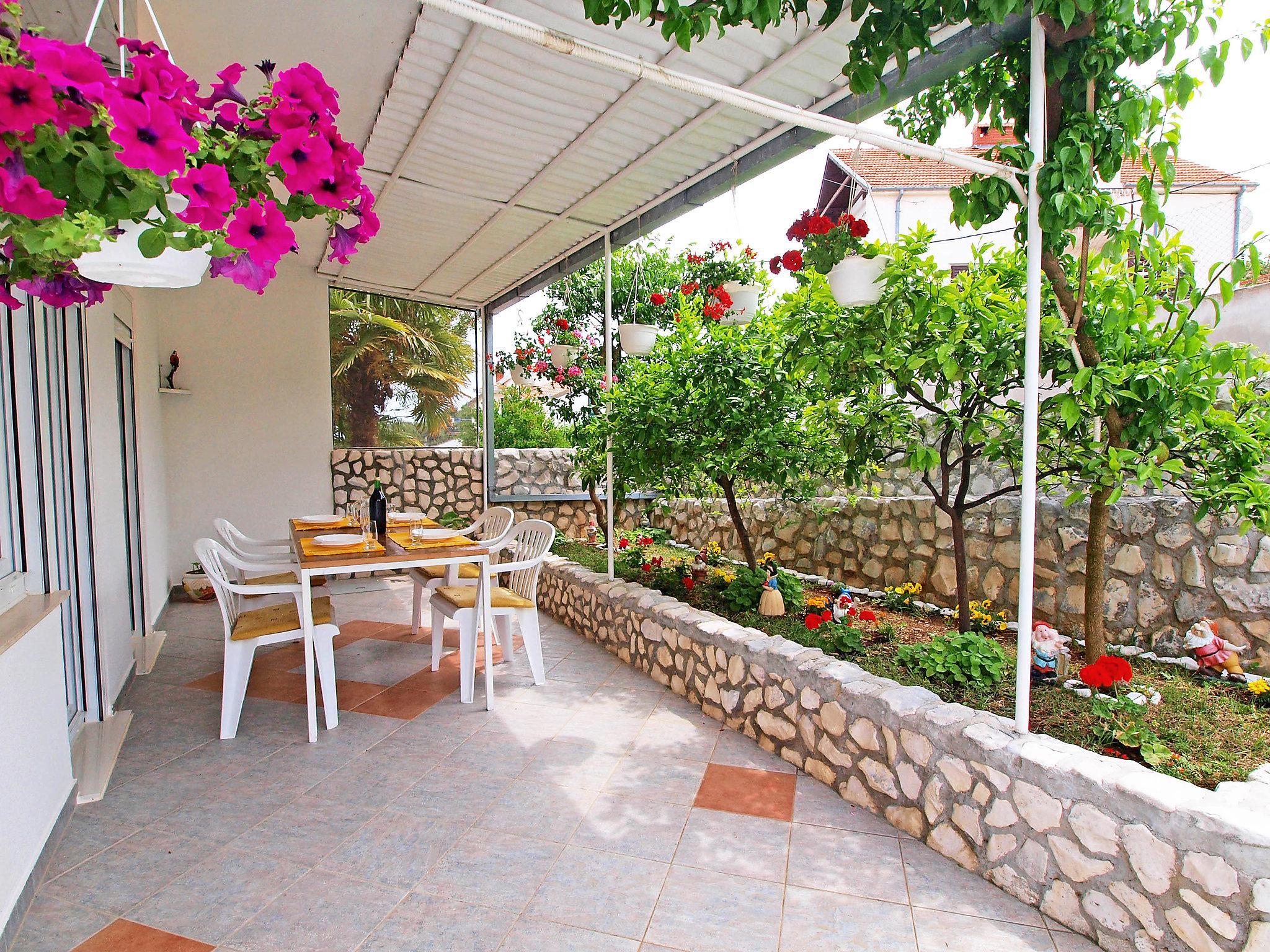 Photo 2 - 2 bedroom Apartment in Split with garden and terrace