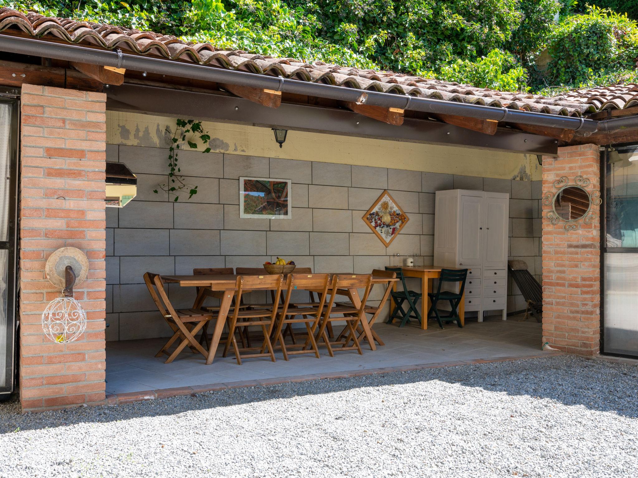 Photo 32 - Maison de 5 chambres à Borgomale avec piscine privée et jardin