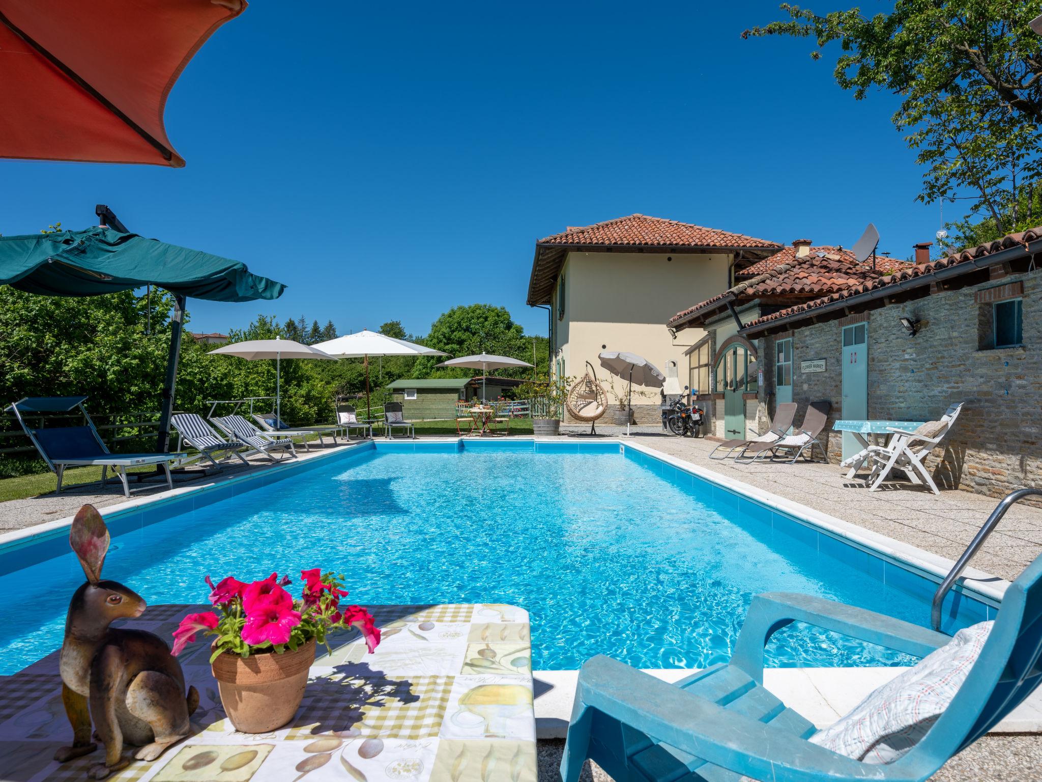 Photo 35 - Maison de 5 chambres à Borgomale avec piscine privée et jardin