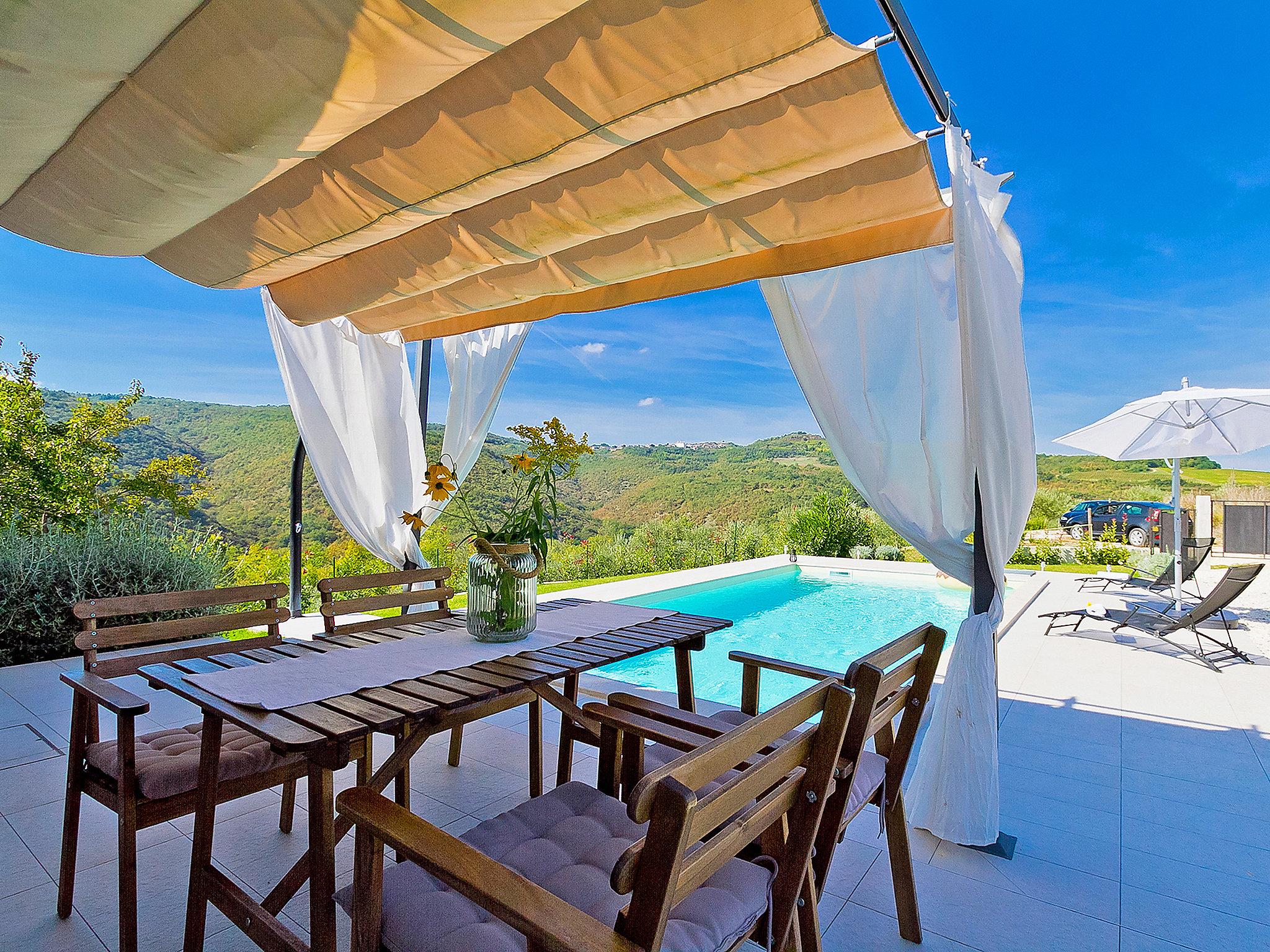 Photo 7 - Maison de 2 chambres à Motovun avec piscine privée et jardin