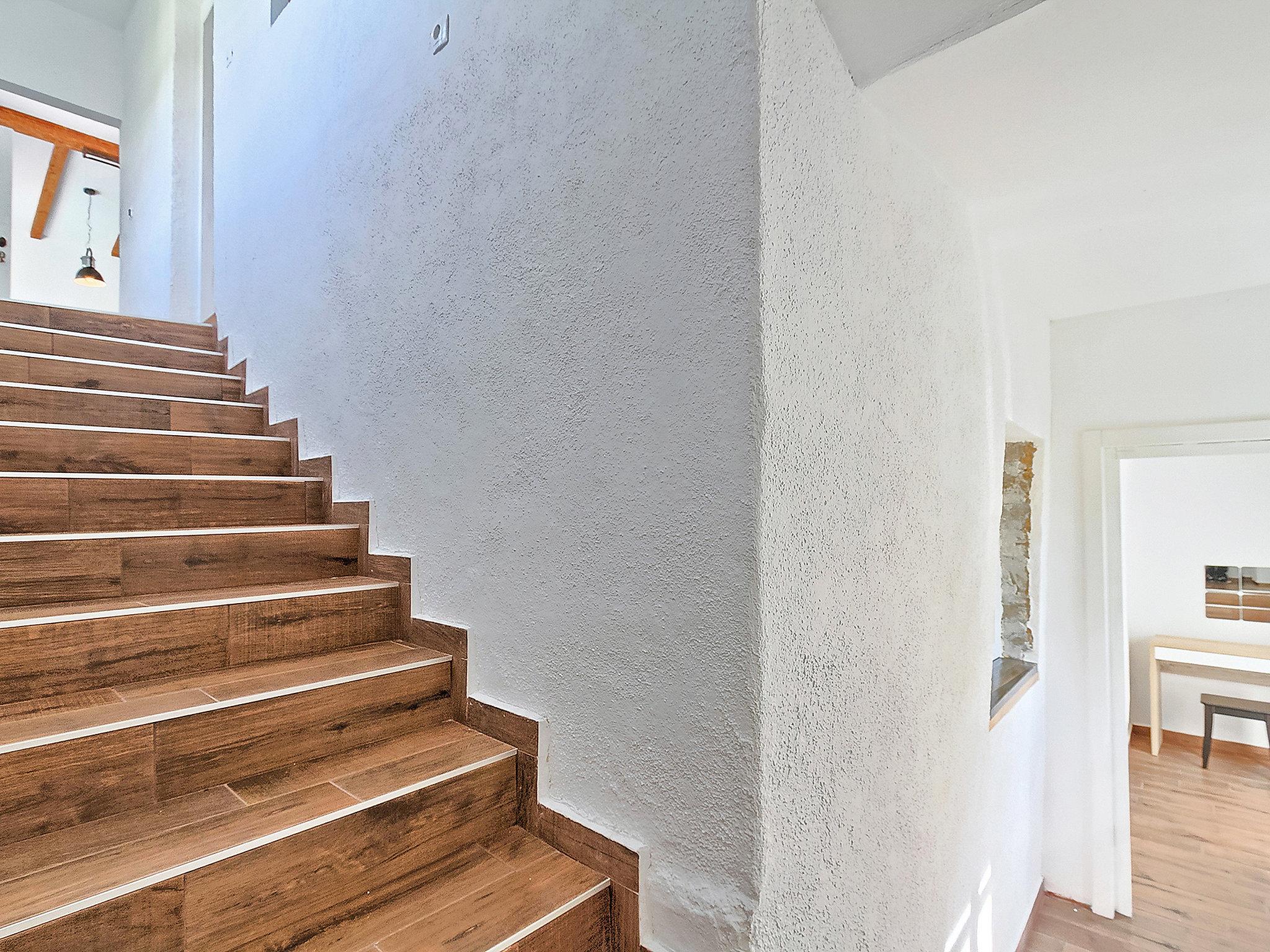 Photo 20 - Maison de 2 chambres à Motovun avec piscine privée et jardin