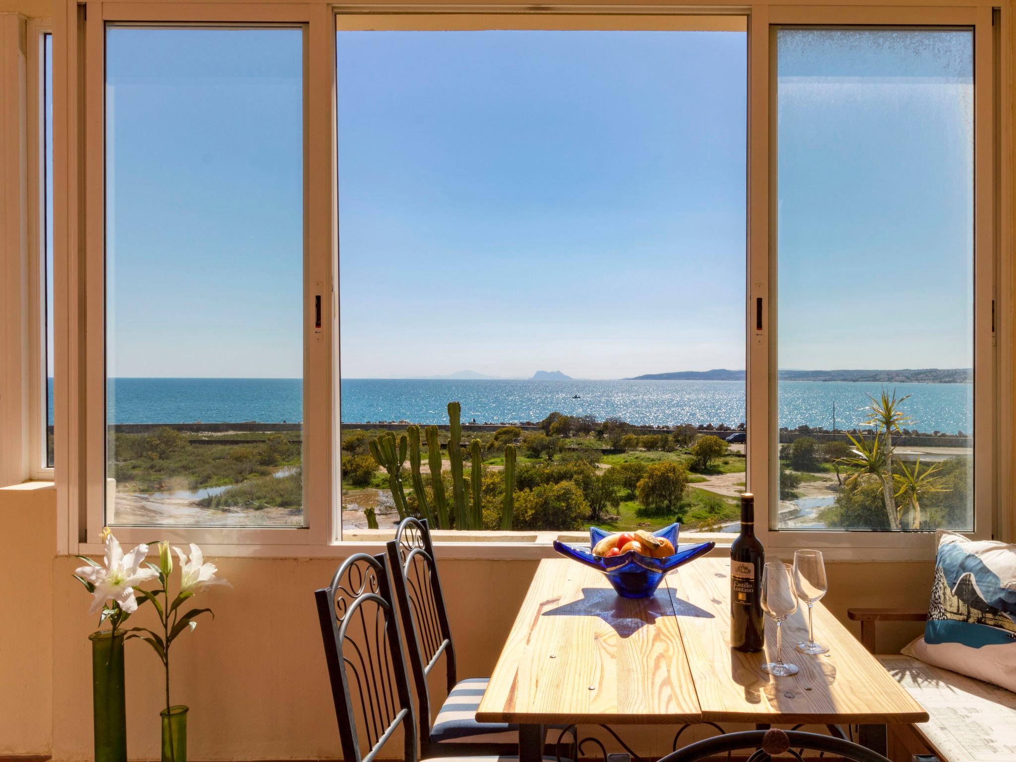 Foto 2 - Apartamento de 2 habitaciones en Estepona con piscina y vistas al mar