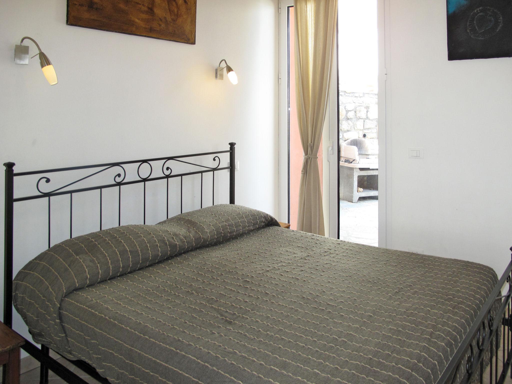 Foto 9 - Appartamento con 2 camere da letto a Imperia con giardino e vista mare