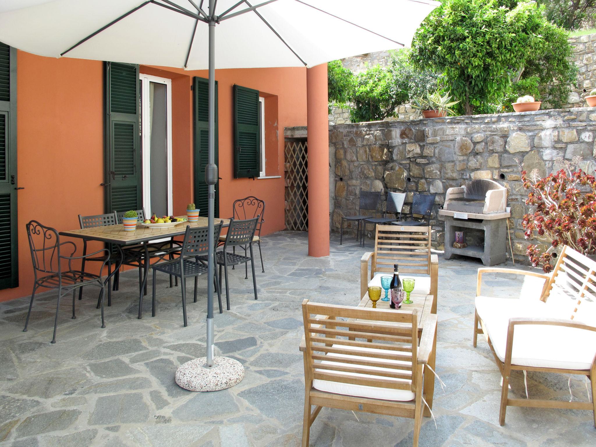 Photo 12 - 2 bedroom Apartment in Imperia with garden and terrace