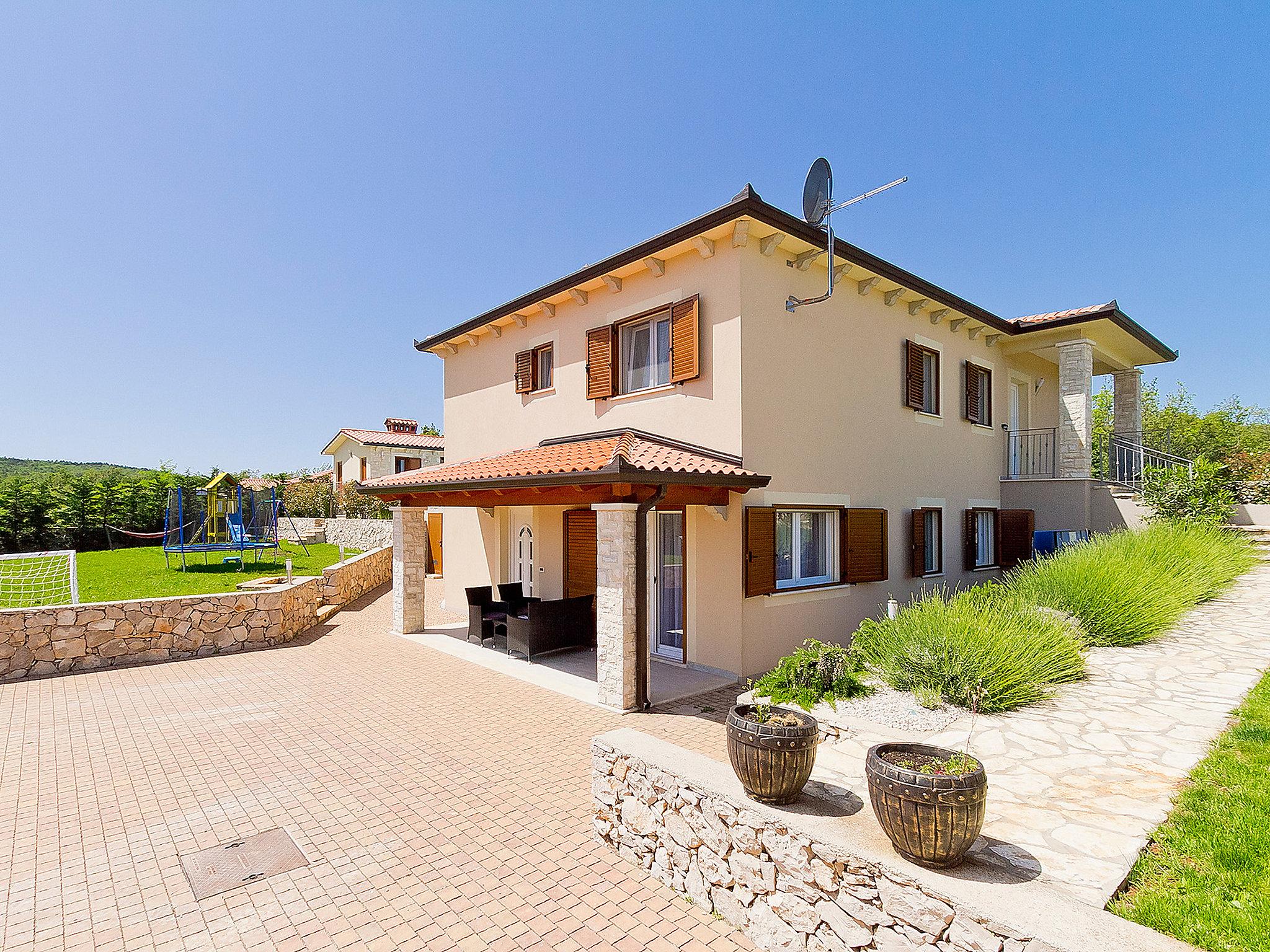 Foto 30 - Casa con 5 camere da letto a Labin con piscina privata e vista mare