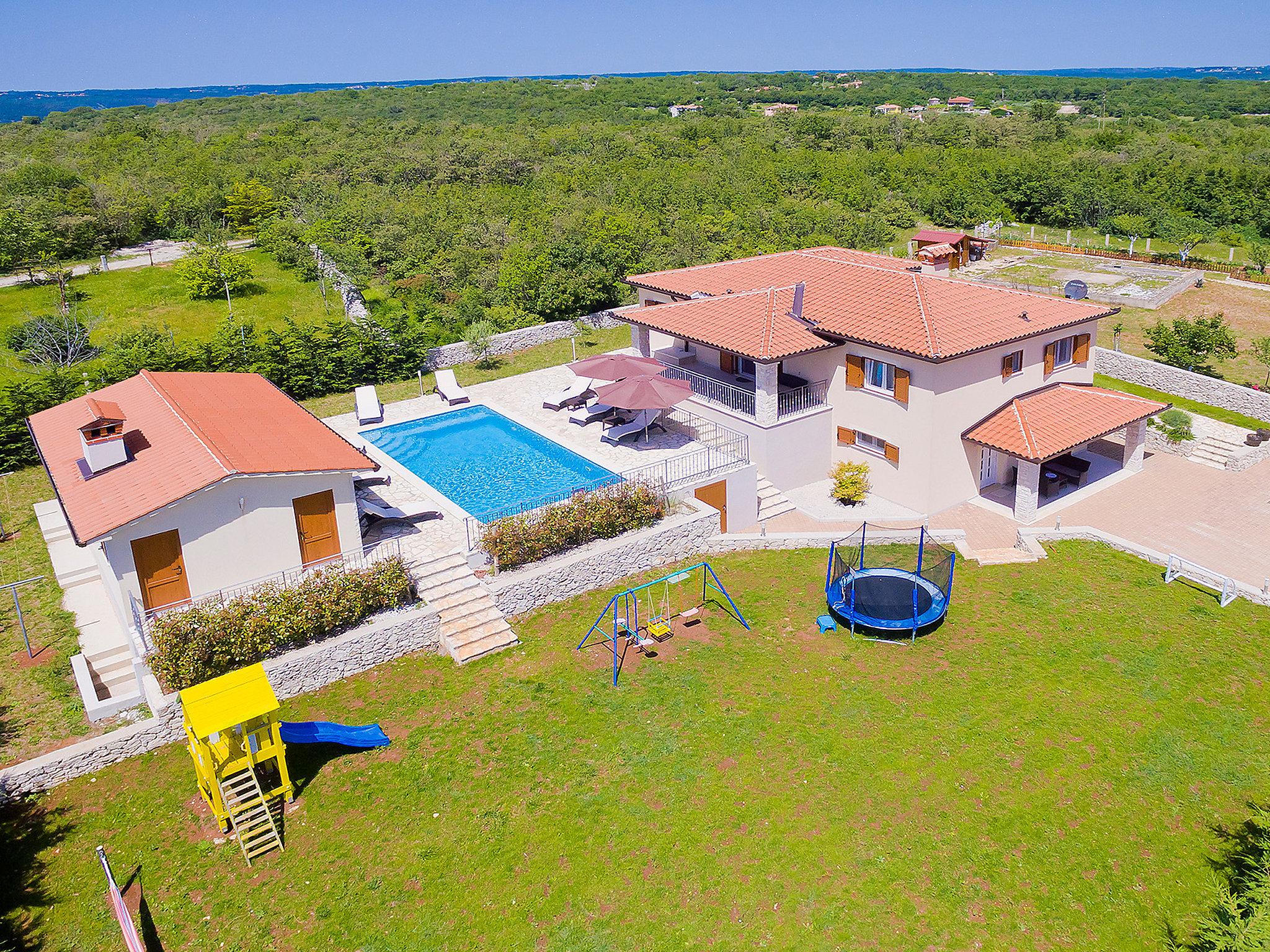 Foto 1 - Casa de 5 habitaciones en Labin con piscina privada y vistas al mar