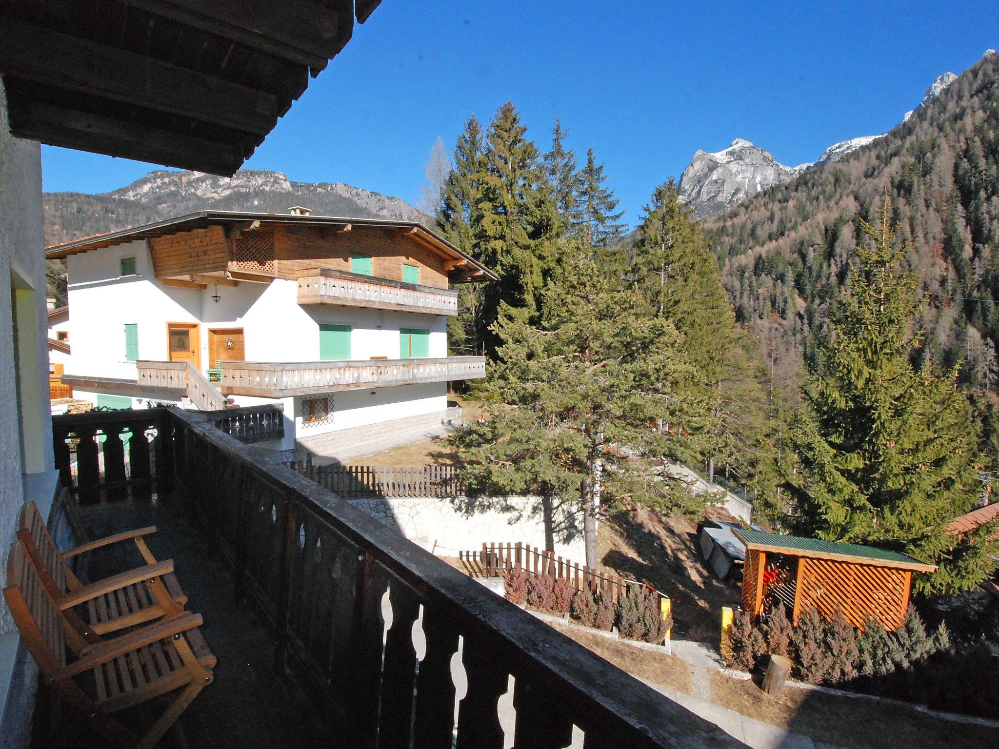 Photo 12 - 2 bedroom Apartment in Alleghe with garden and mountain view