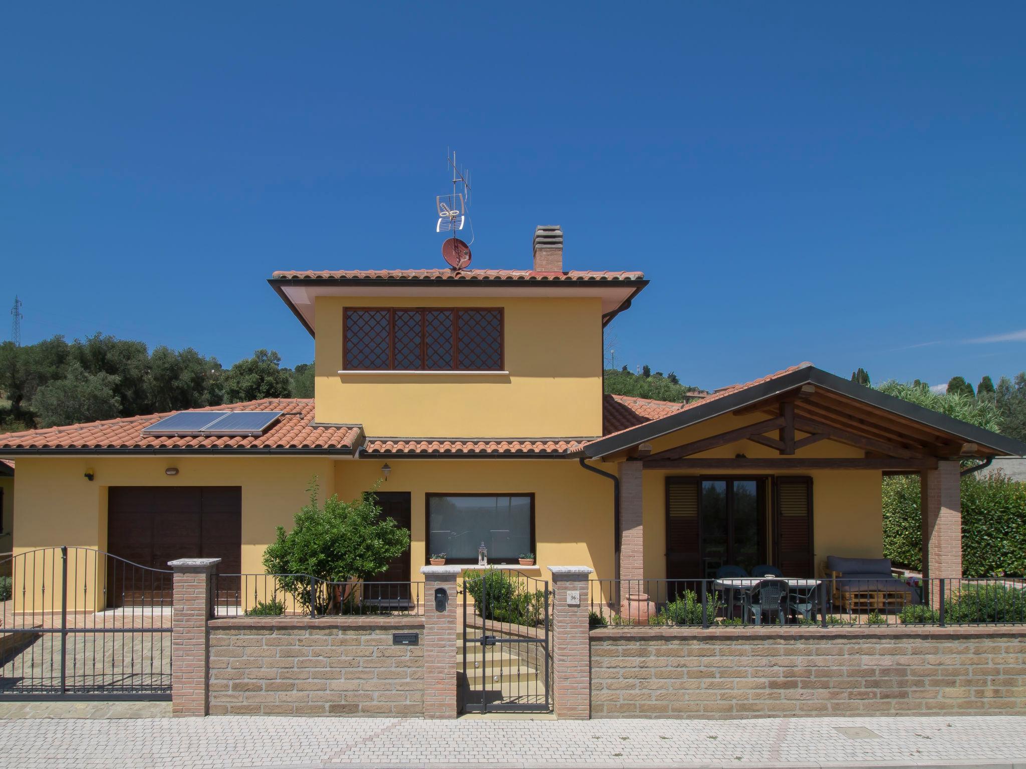 Photo 1 - Maison de 3 chambres à Suvereto avec jardin et vues à la mer